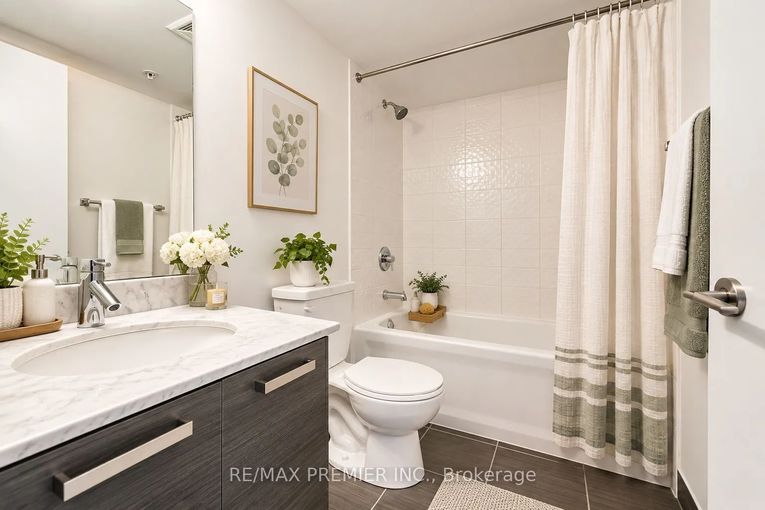 68 Abell Street #808