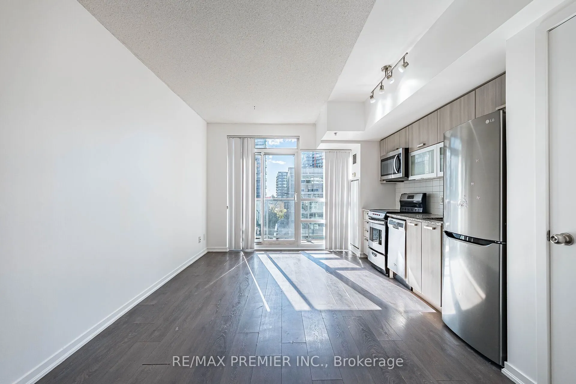 68 Abell Street #808