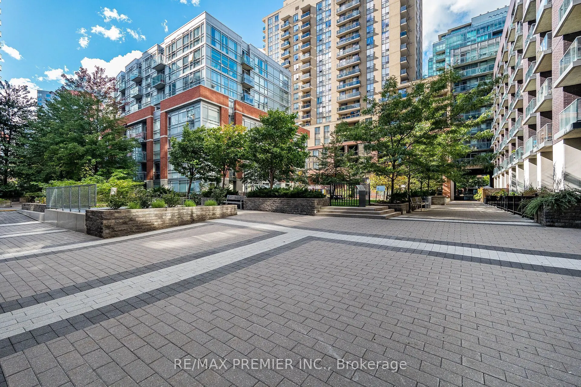 68 Abell Street #808