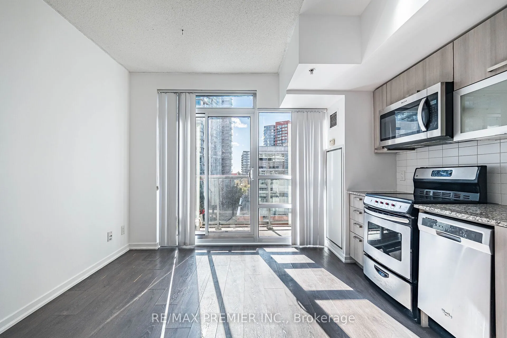 68 Abell Street #808