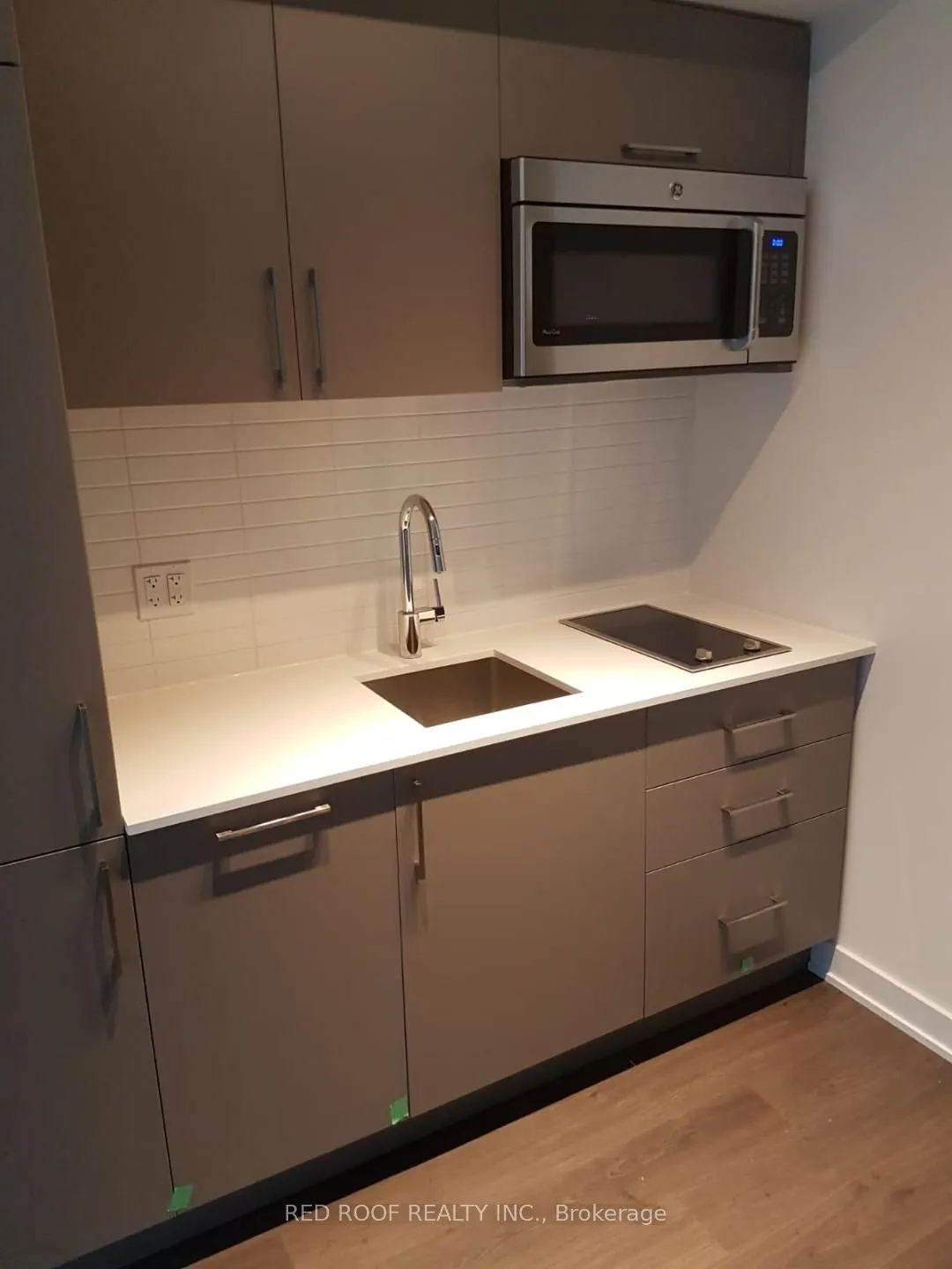 576 Front Street W #527E