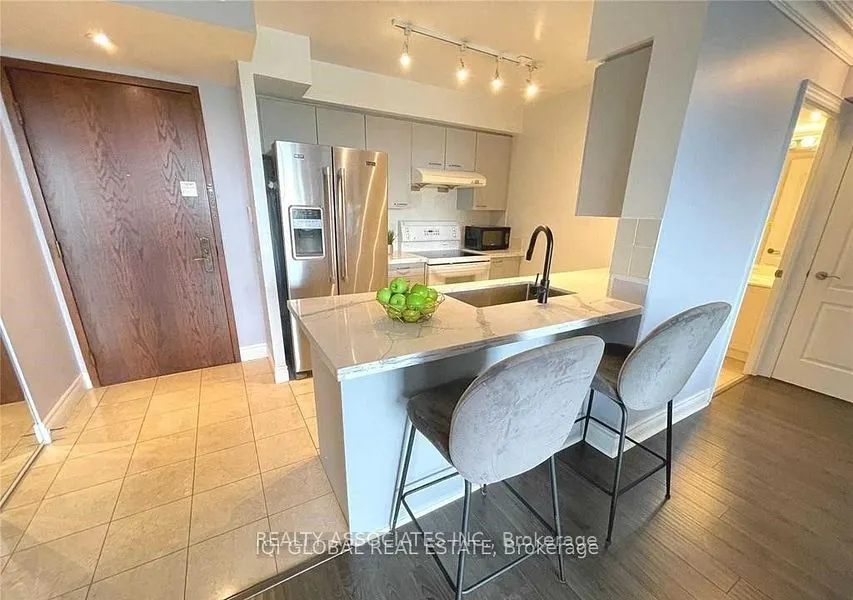 2 Clairtrell Road #1106