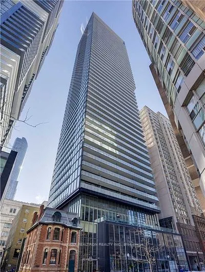 15 Grenville Street #404