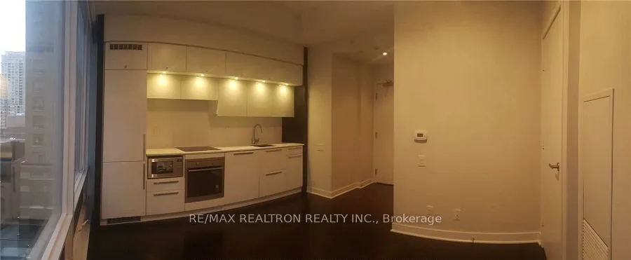 15 Grenville Street #404