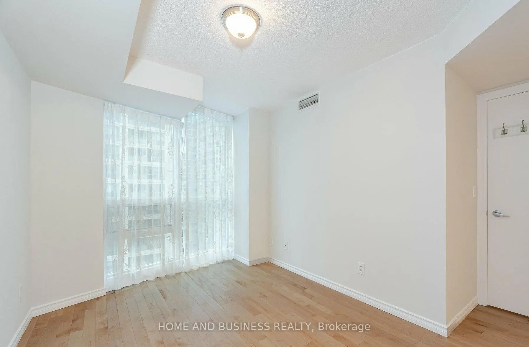 12 Yonge Street #1505