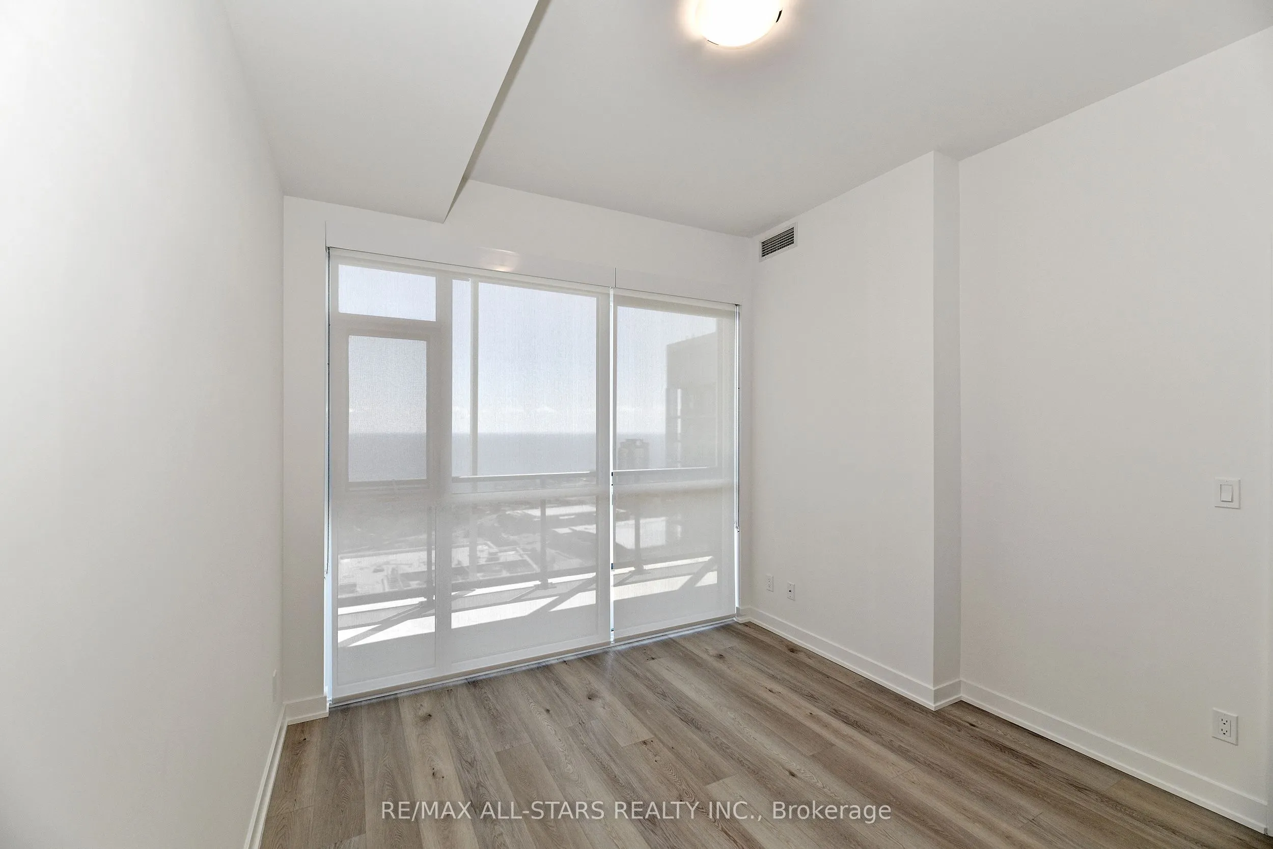 50 Ordnance Street #3401