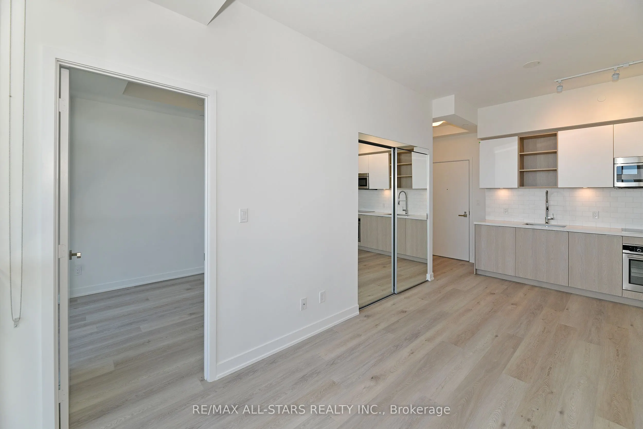 50 Ordnance Street #3401