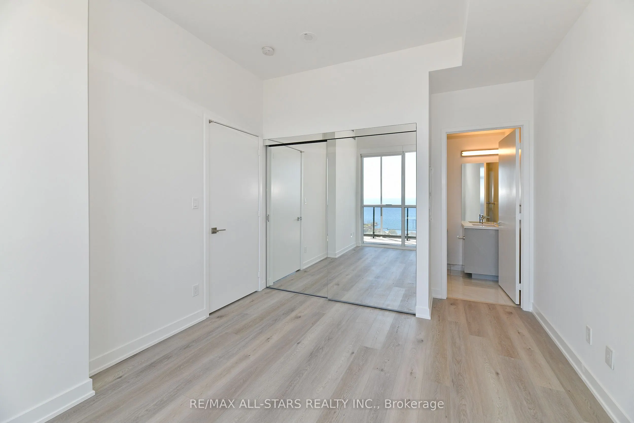 50 Ordnance Street #3401