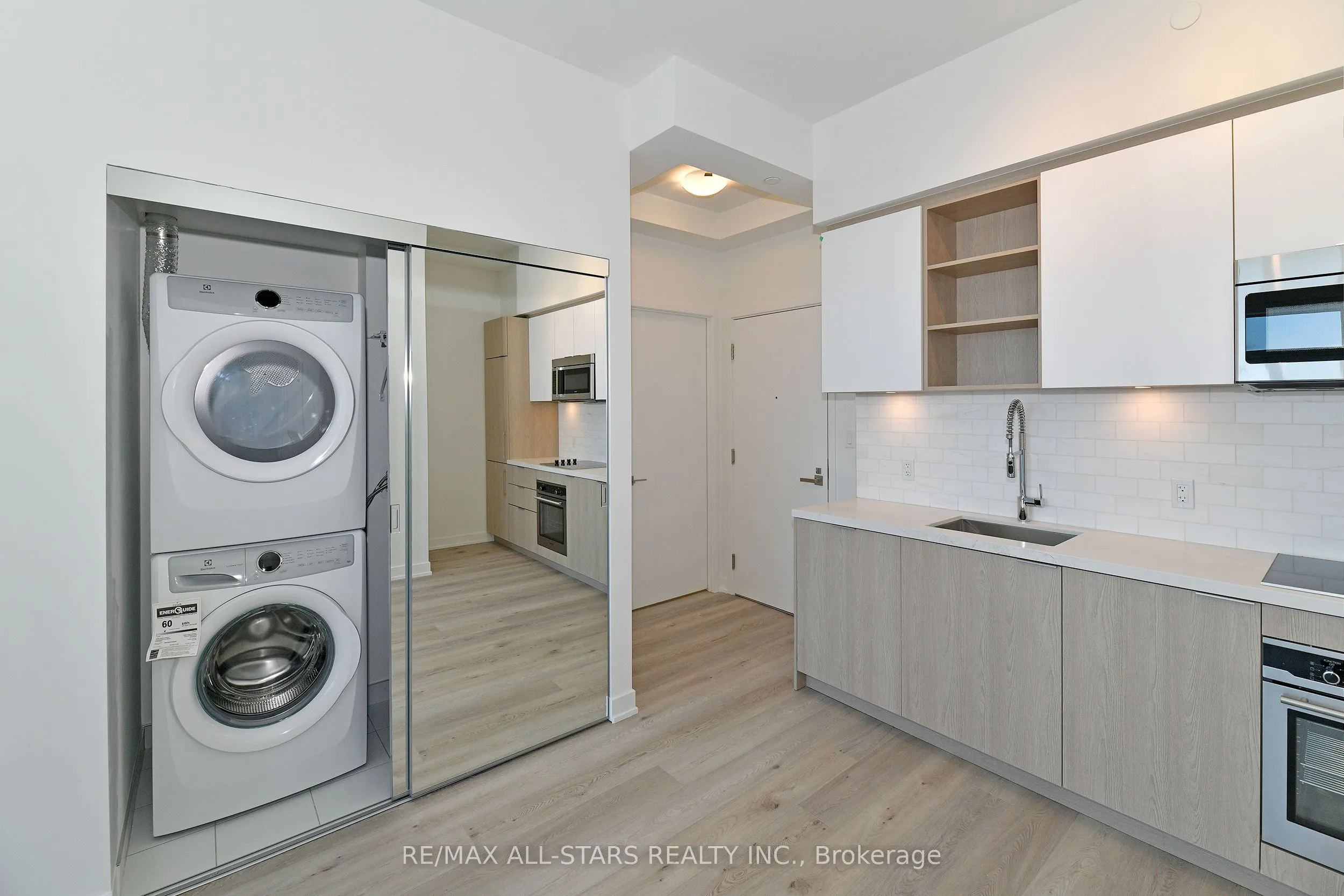 50 Ordnance Street #3401