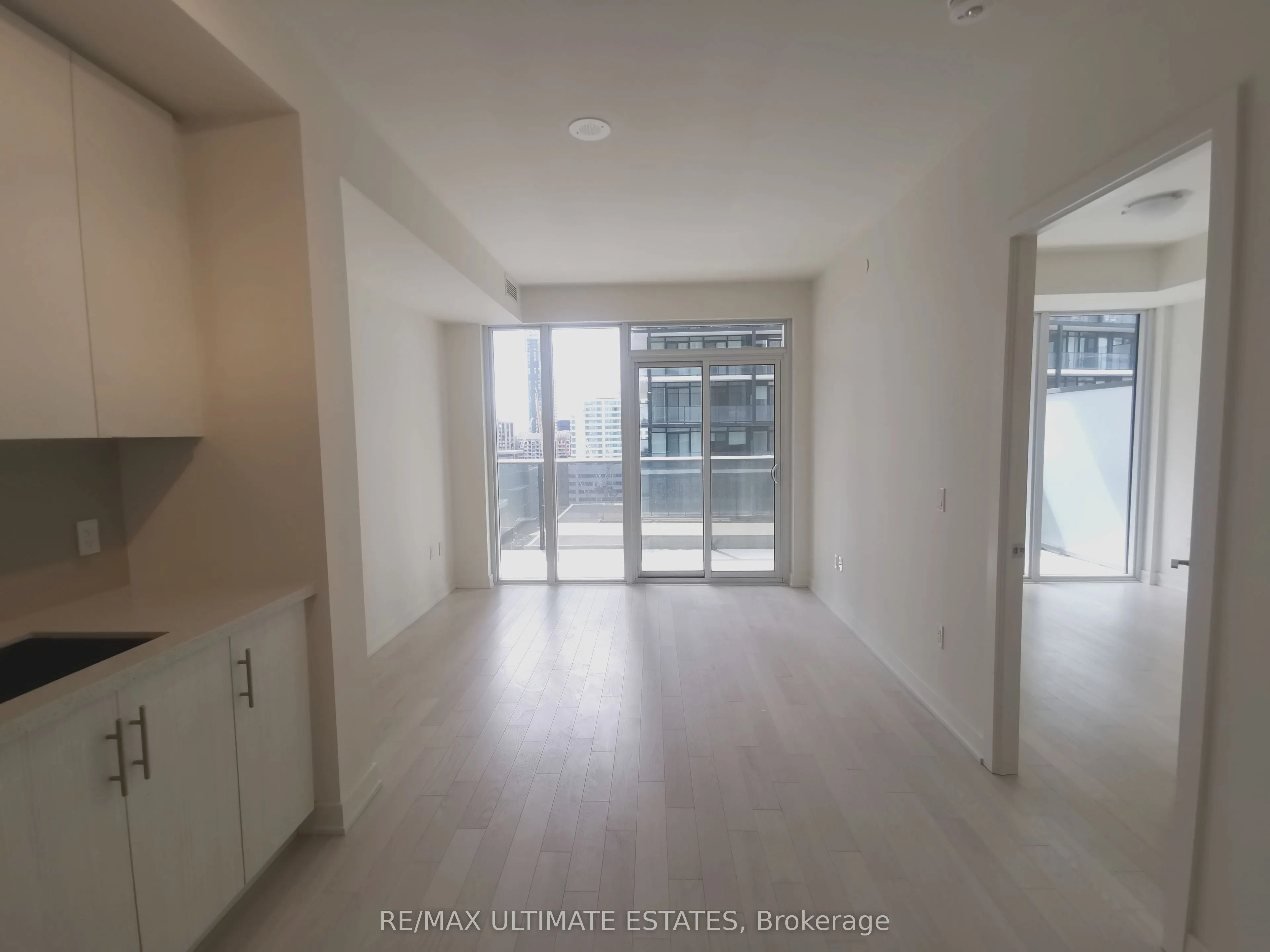 330 Richmond Street W #1902