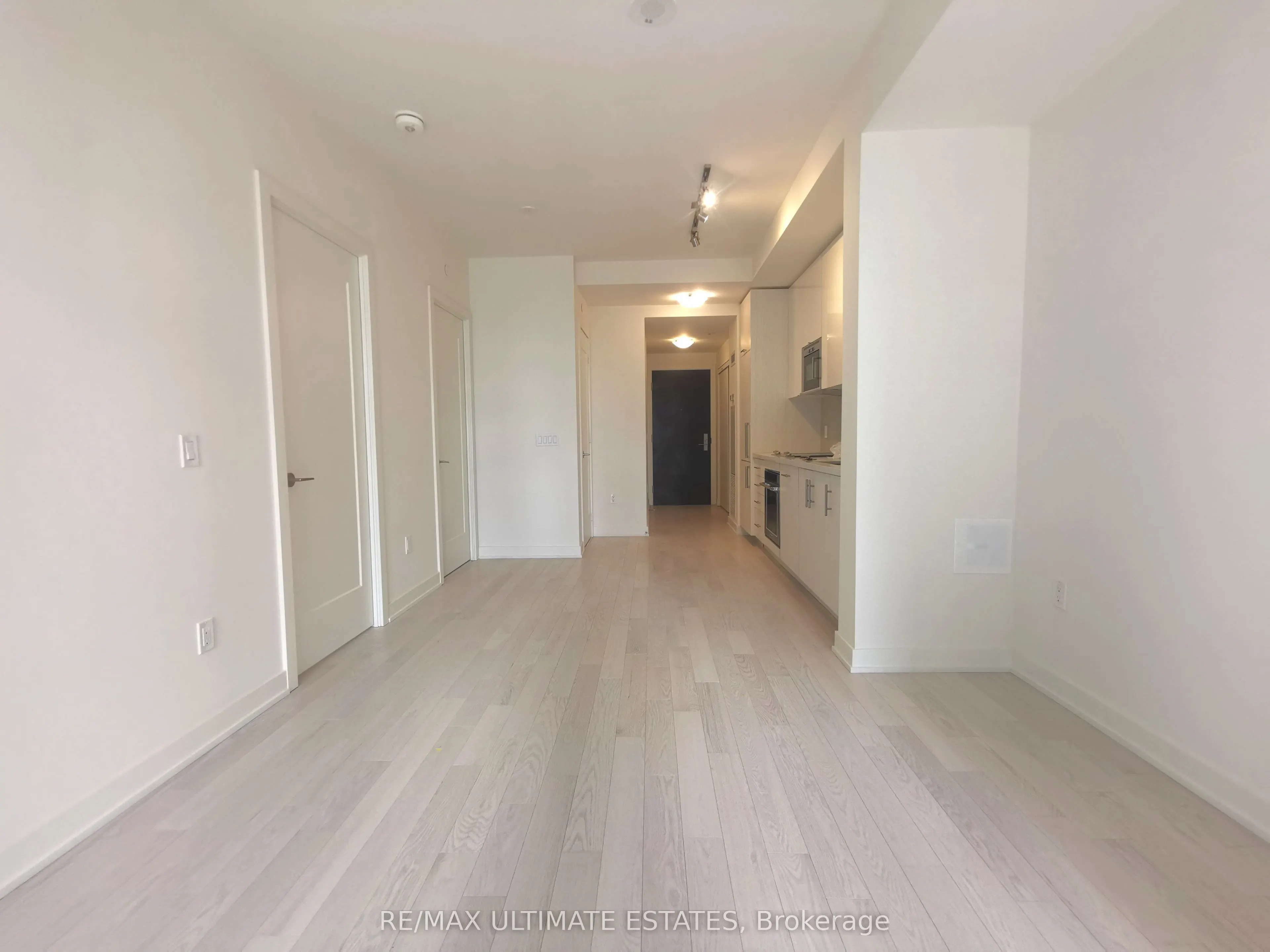 330 Richmond Street W #1902