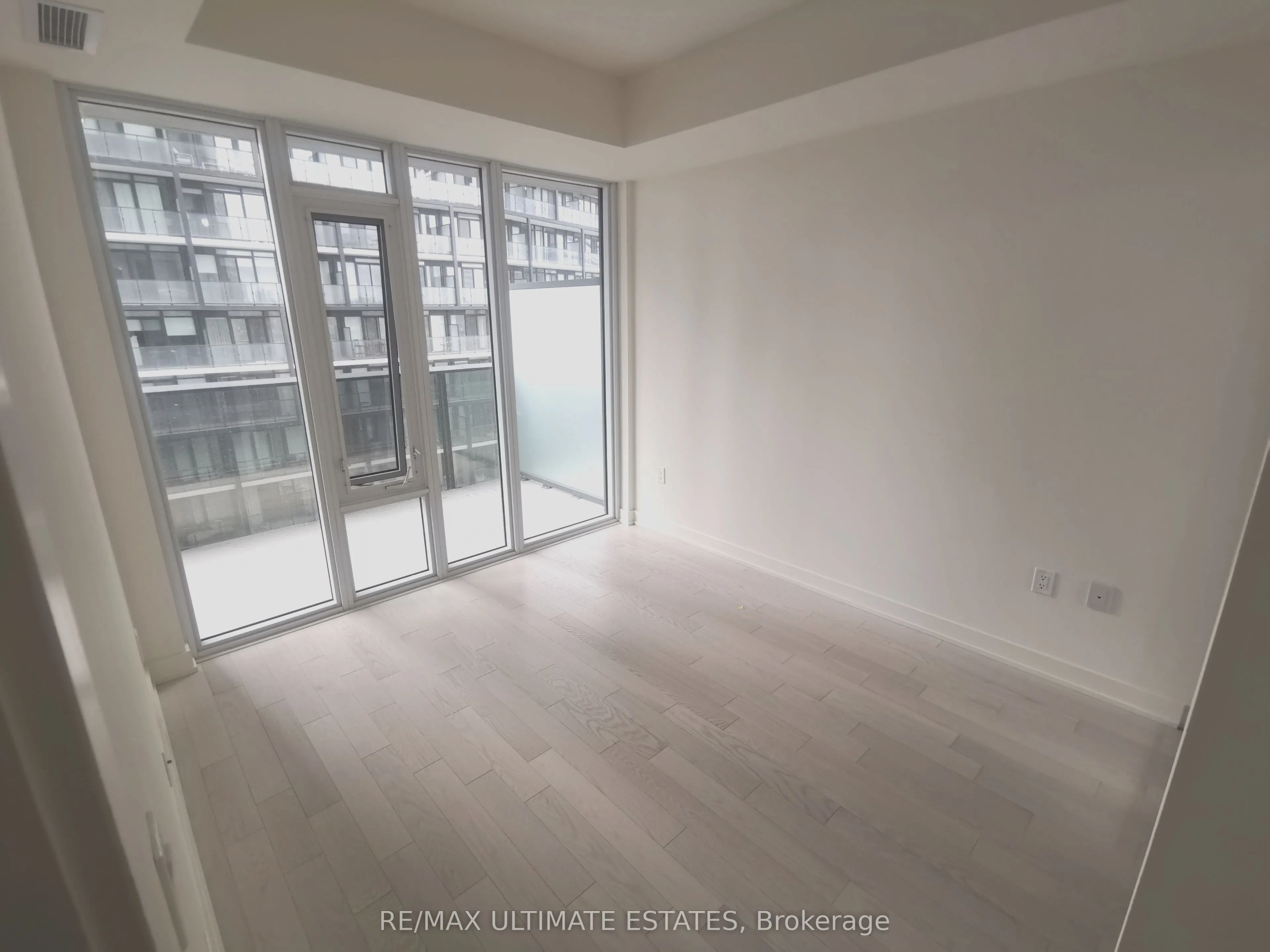 330 Richmond Street W #1902