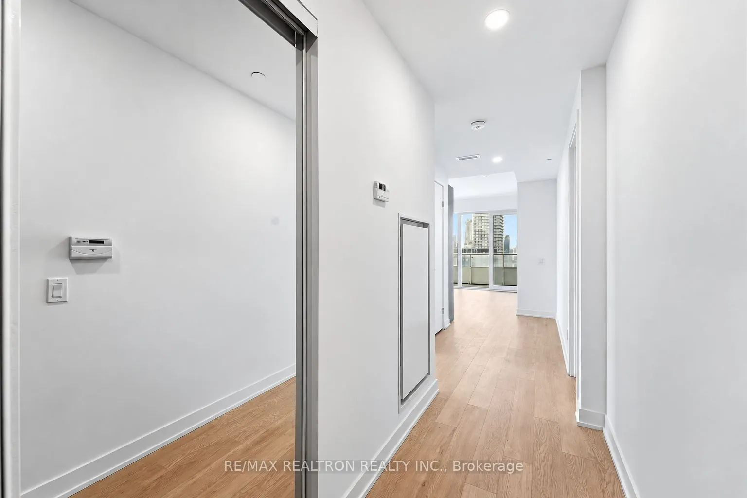 88 Queen Street E #4711