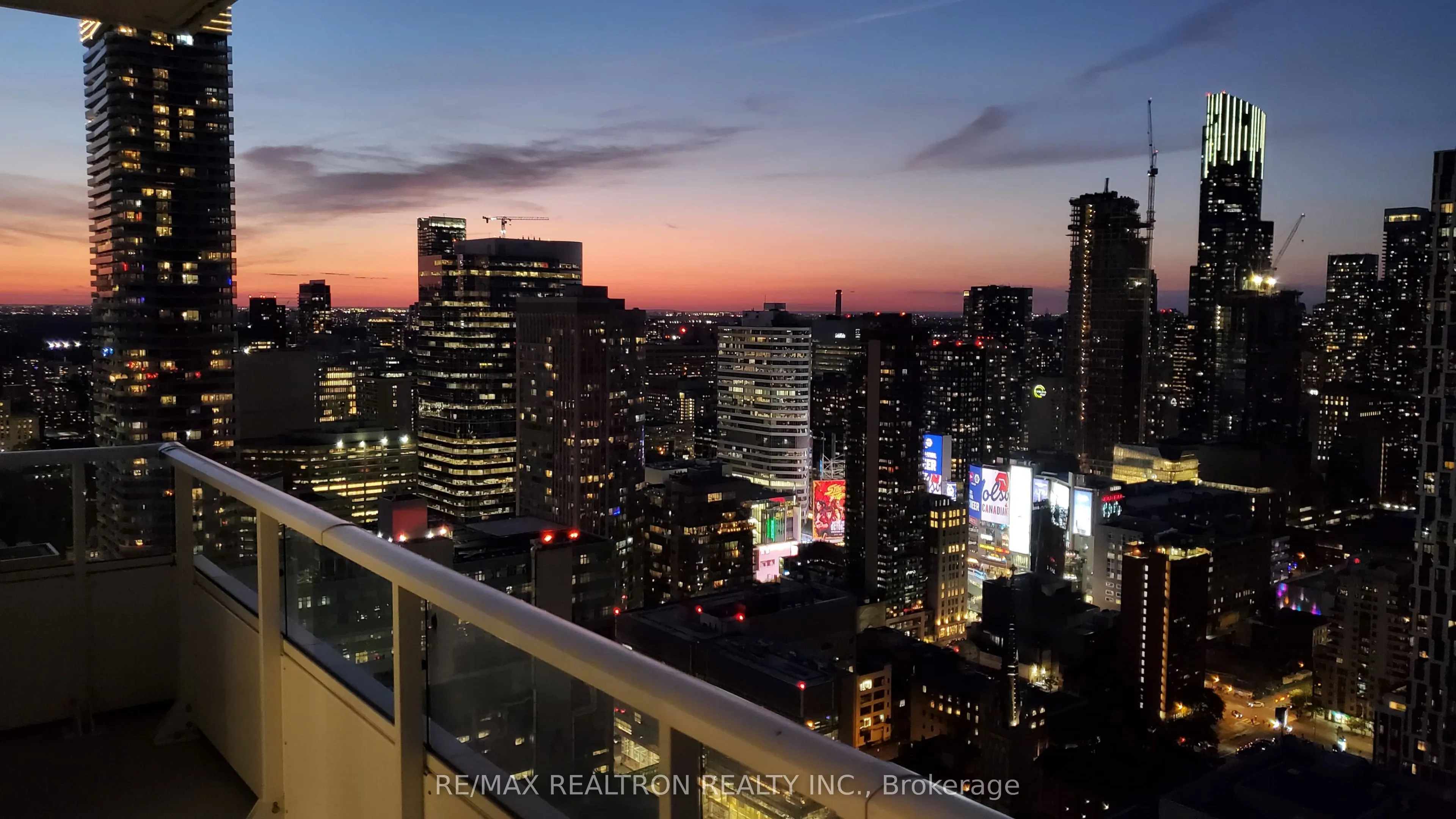 88 Queen Street E #4711
