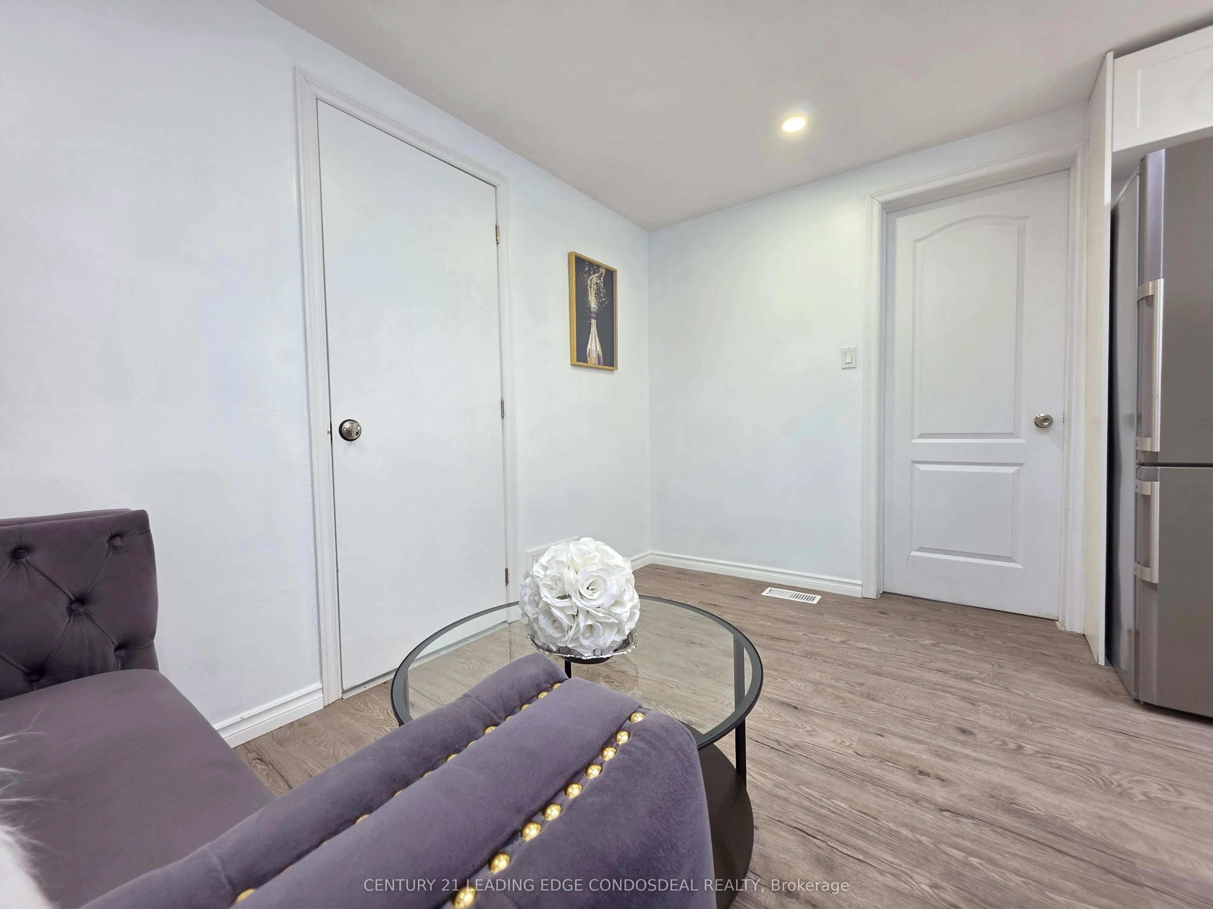658 Dundas Street W #2B