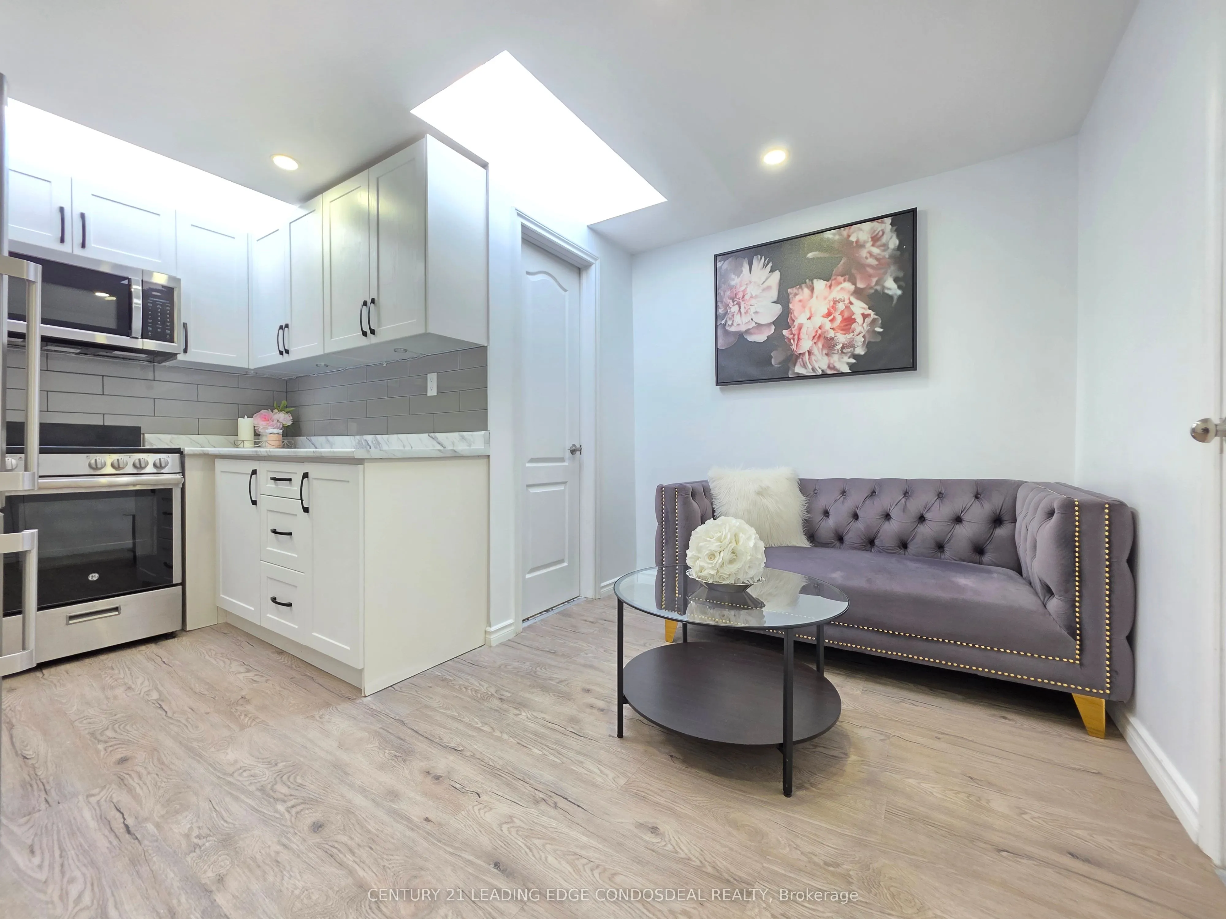 658 Dundas Street W #2B
