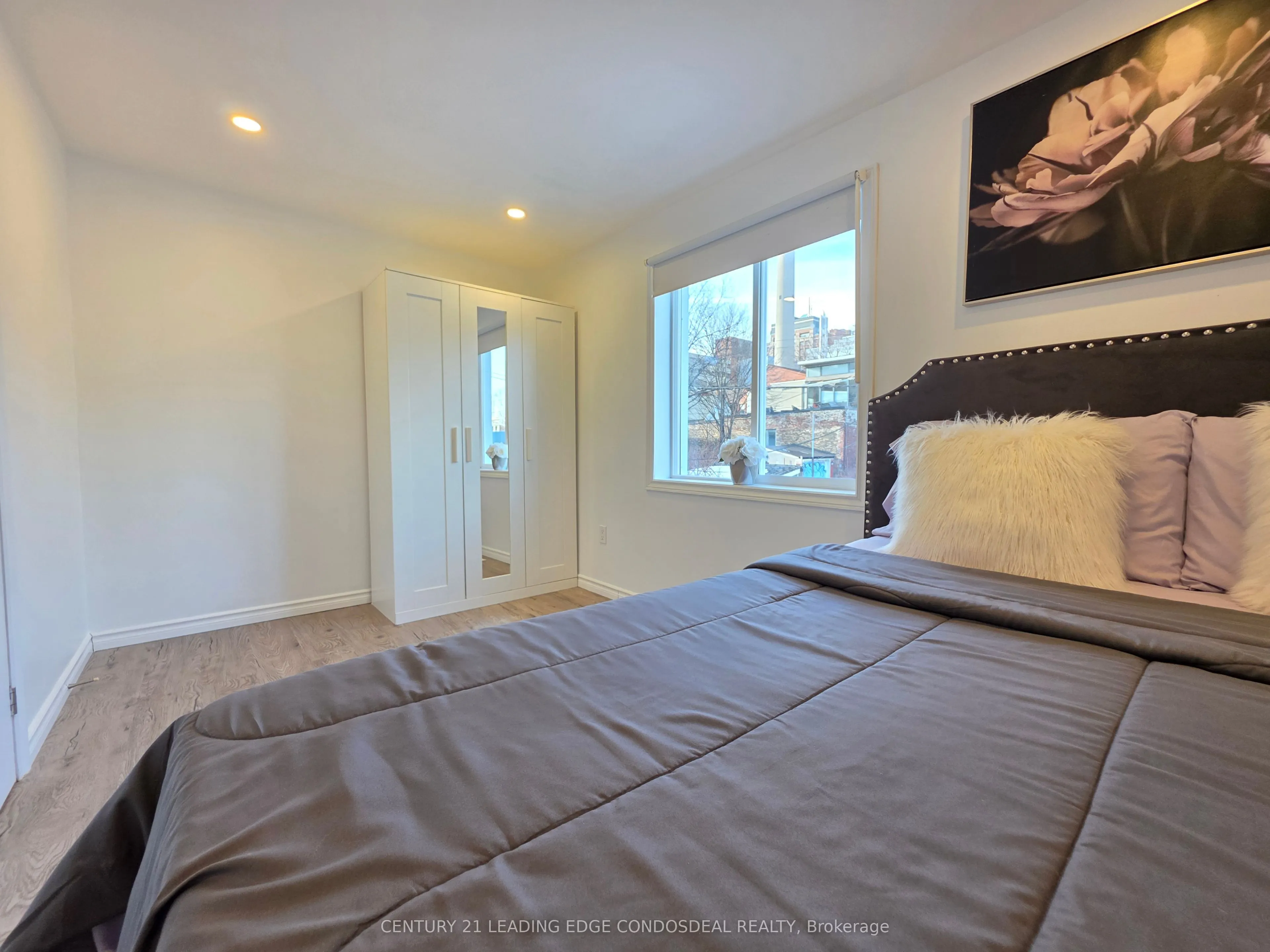 658 Dundas Street W #2B