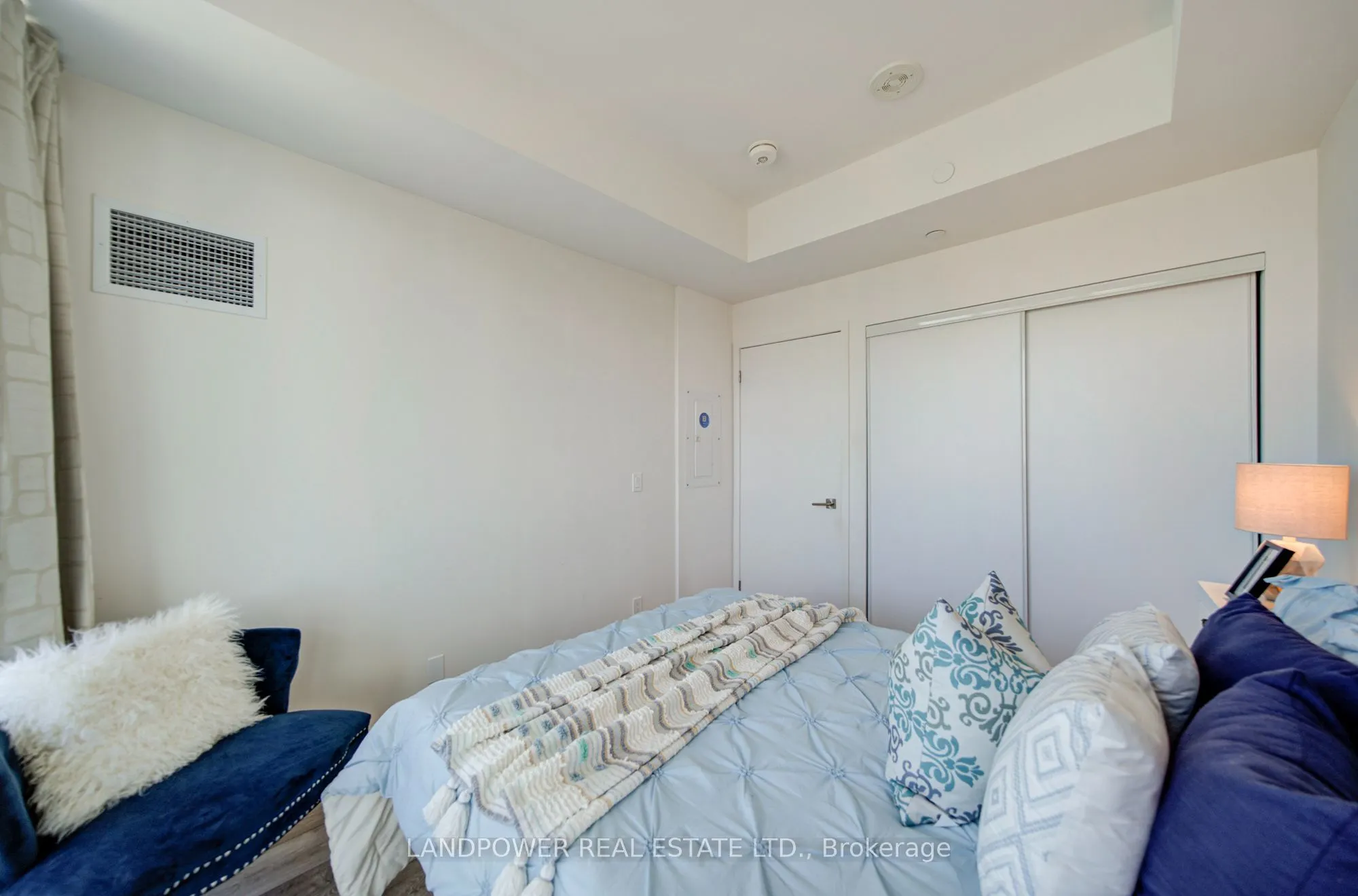 15 Holmes Avenue #1906