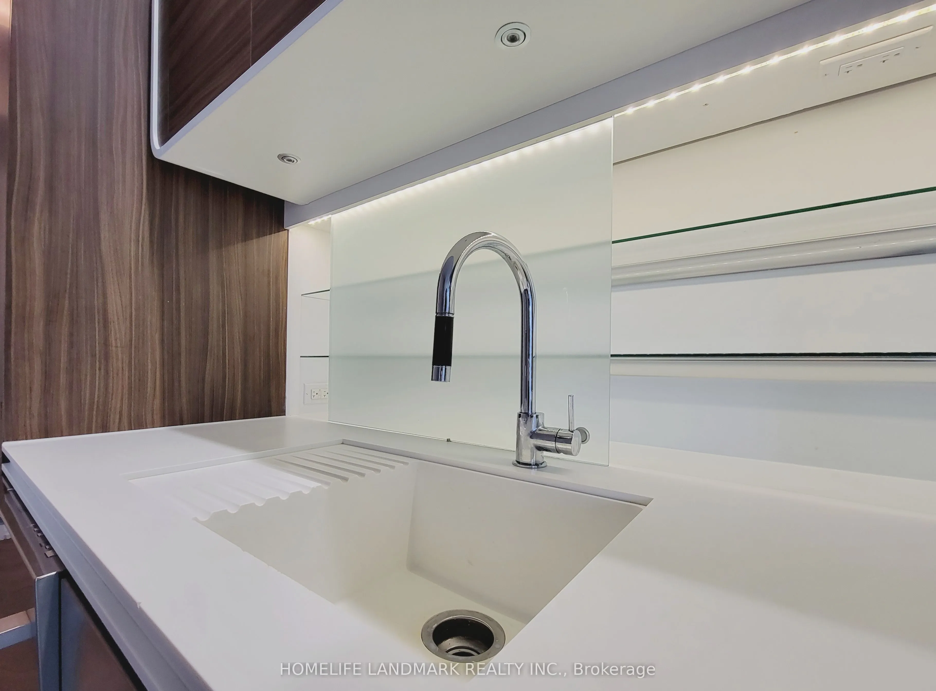 45 Charles Street E #906