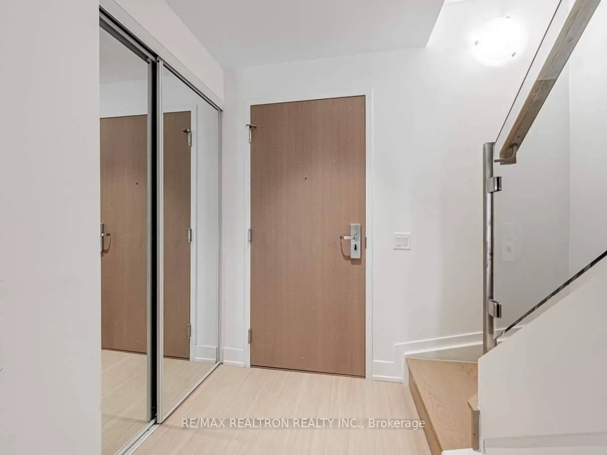 7 Grenville Street #513