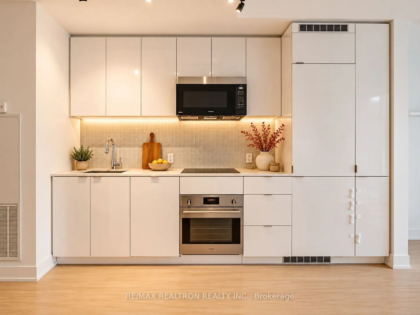 7 Grenville Street #513