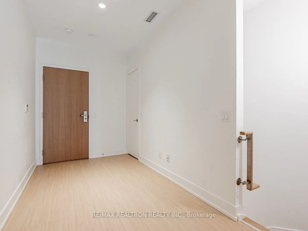 7 Grenville Street #513