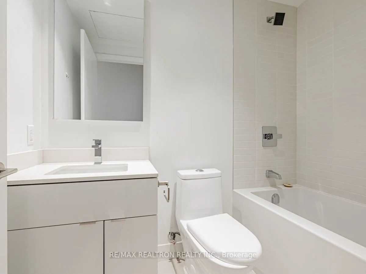 7 Grenville Street #513