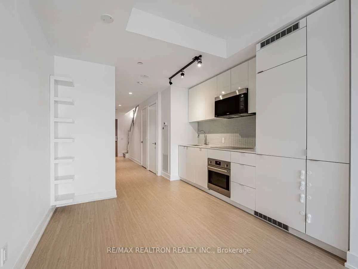 7 Grenville Street #513