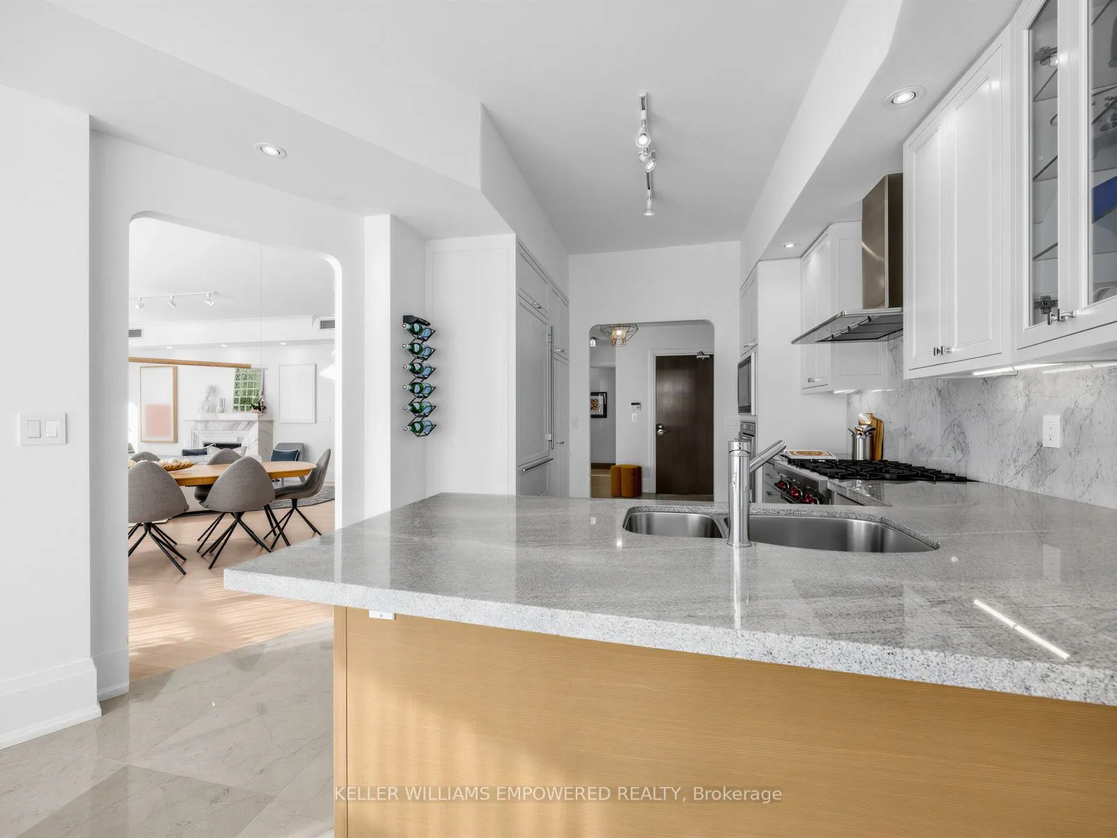 336 Spadina Road #303