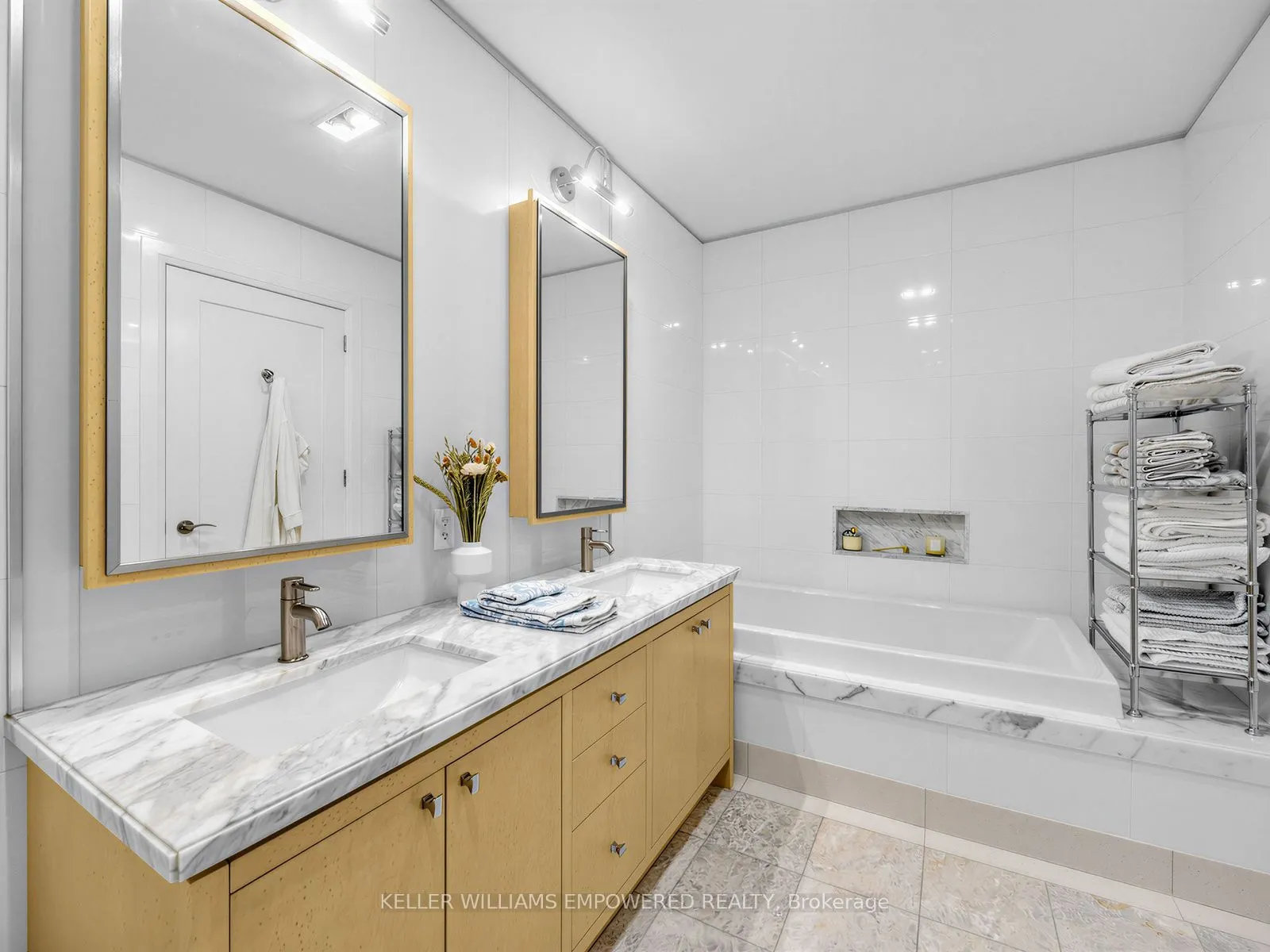 336 Spadina Road #303
