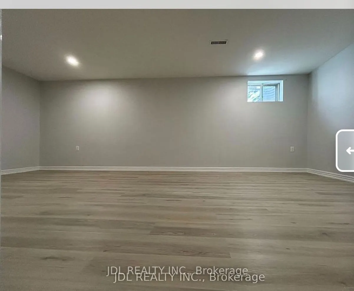 13 Pawnee Ave Avenue #kitchen main/2 beds bsmt