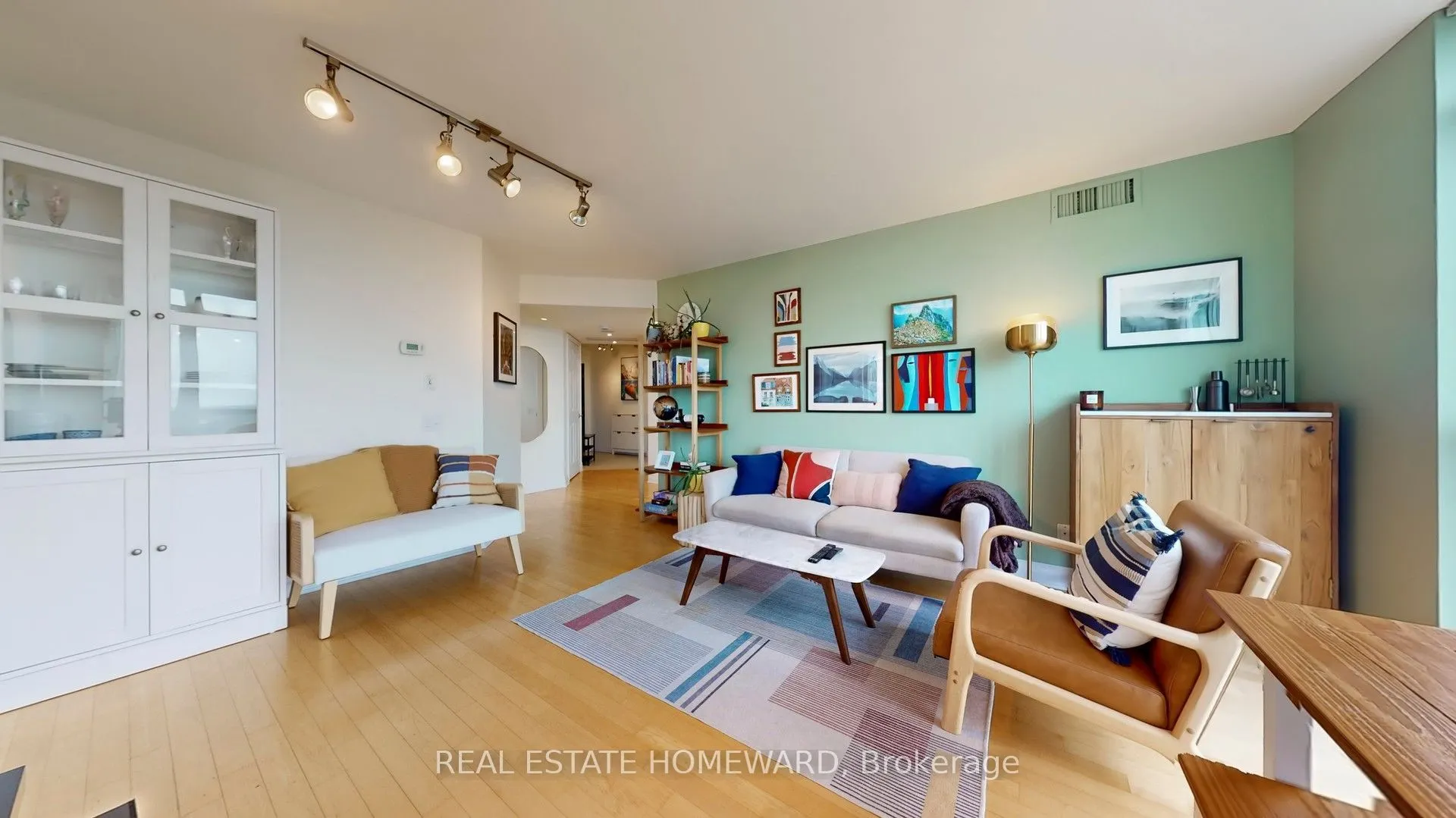 30 Harrison Garden Boulevard #1207