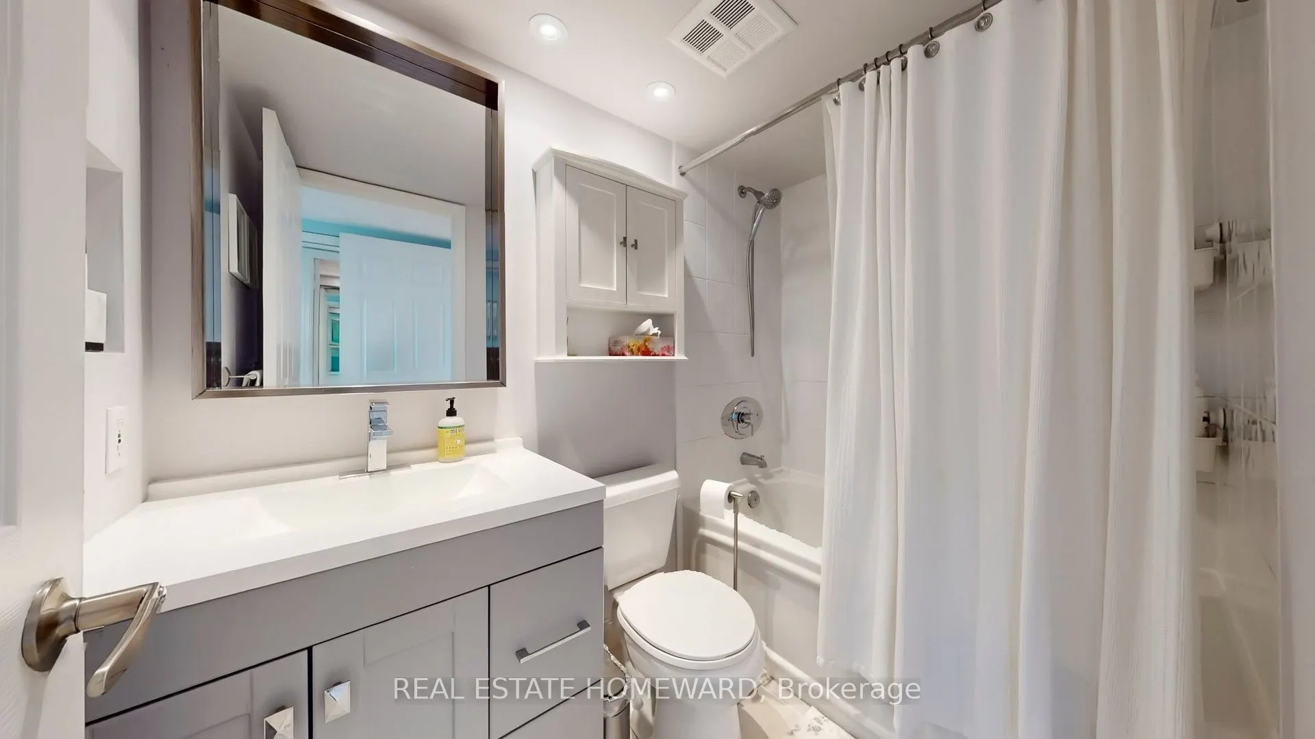30 Harrison Garden Boulevard #1207