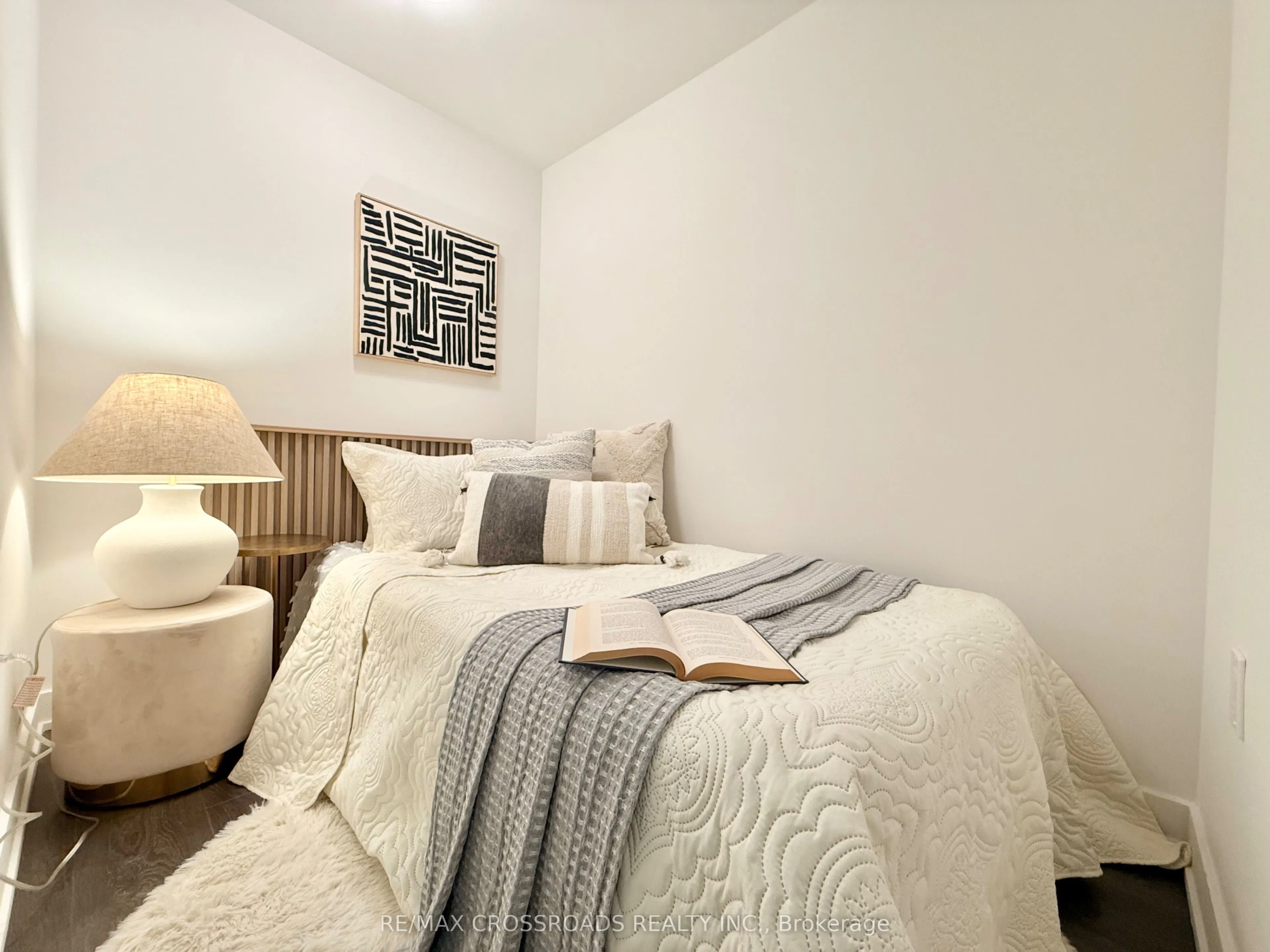 195 Redpath Avenue #2301