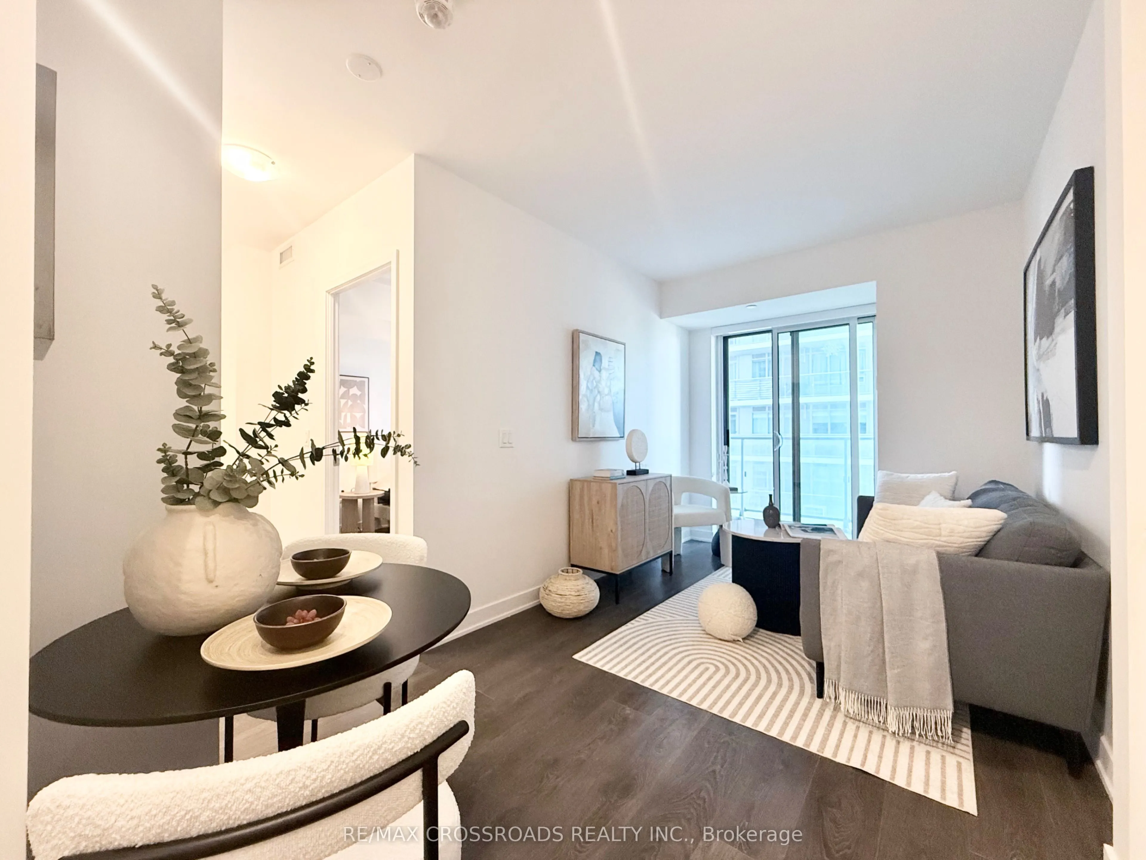 195 Redpath Avenue #2301