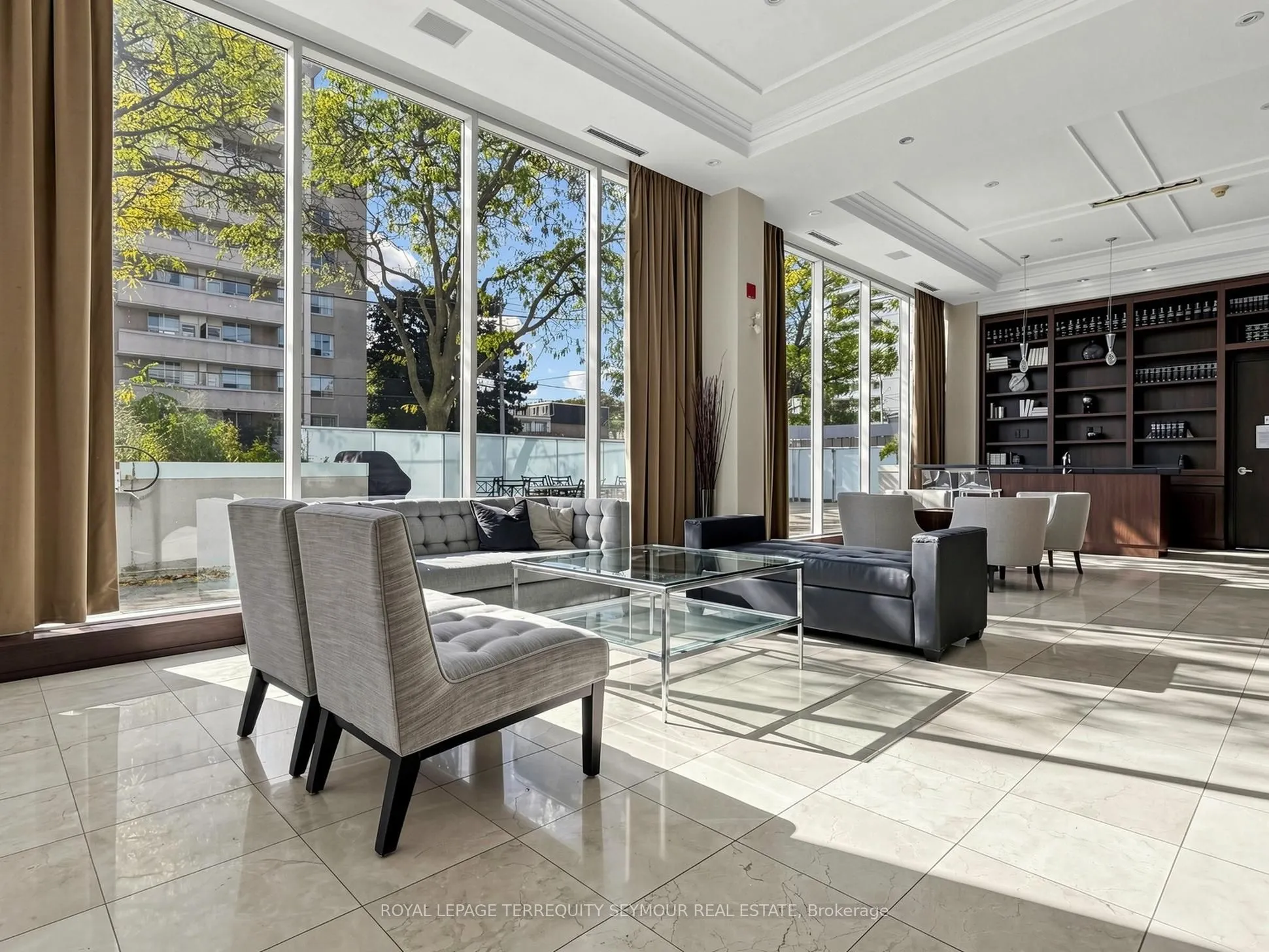 562 Eglinton Avenue E #401