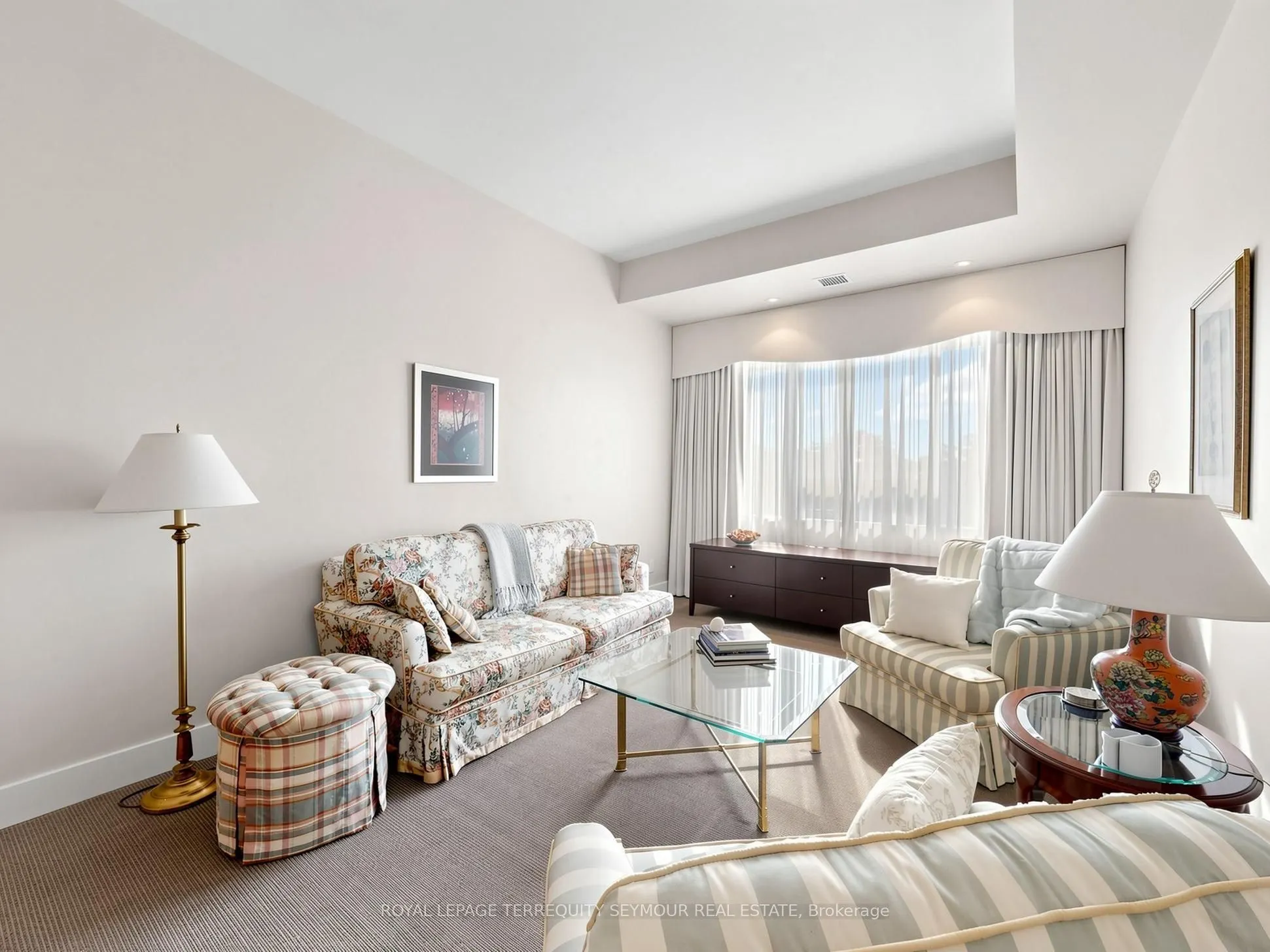 562 Eglinton Avenue E #401