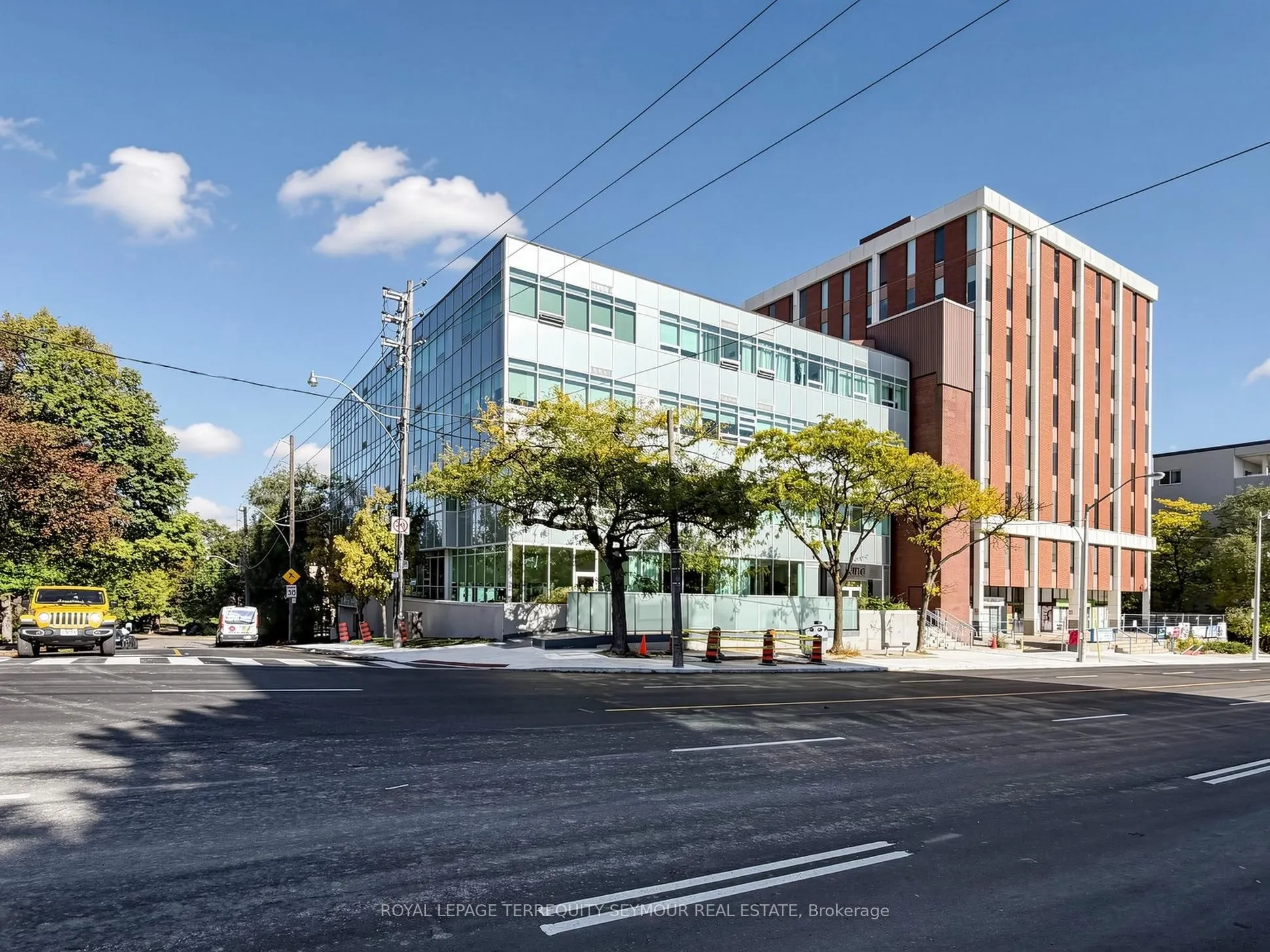 562 Eglinton Avenue E #401