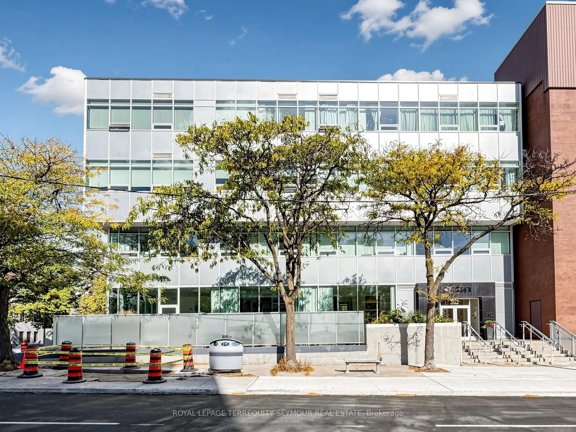 562 Eglinton Avenue E #401