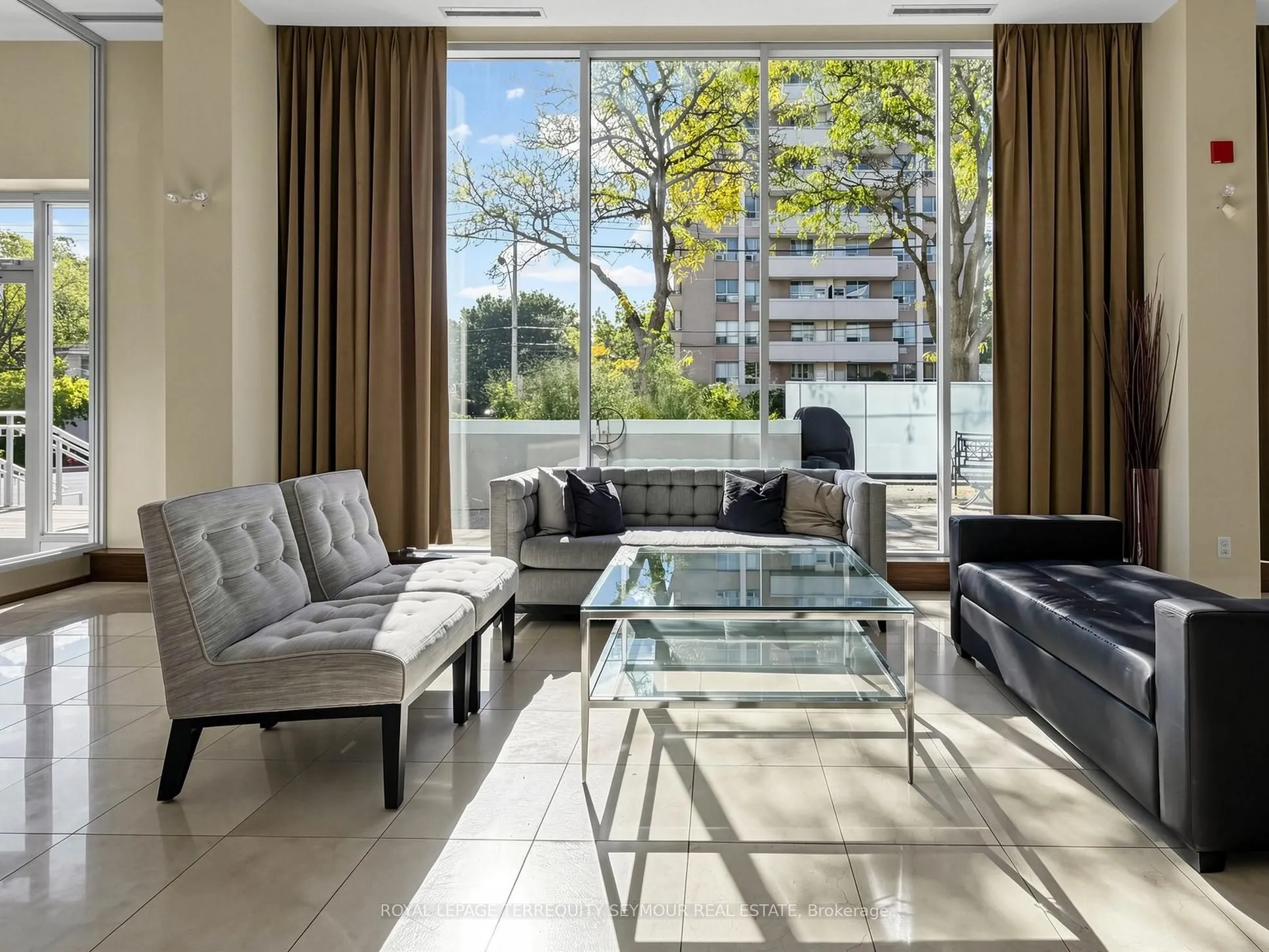 562 Eglinton Avenue E #401