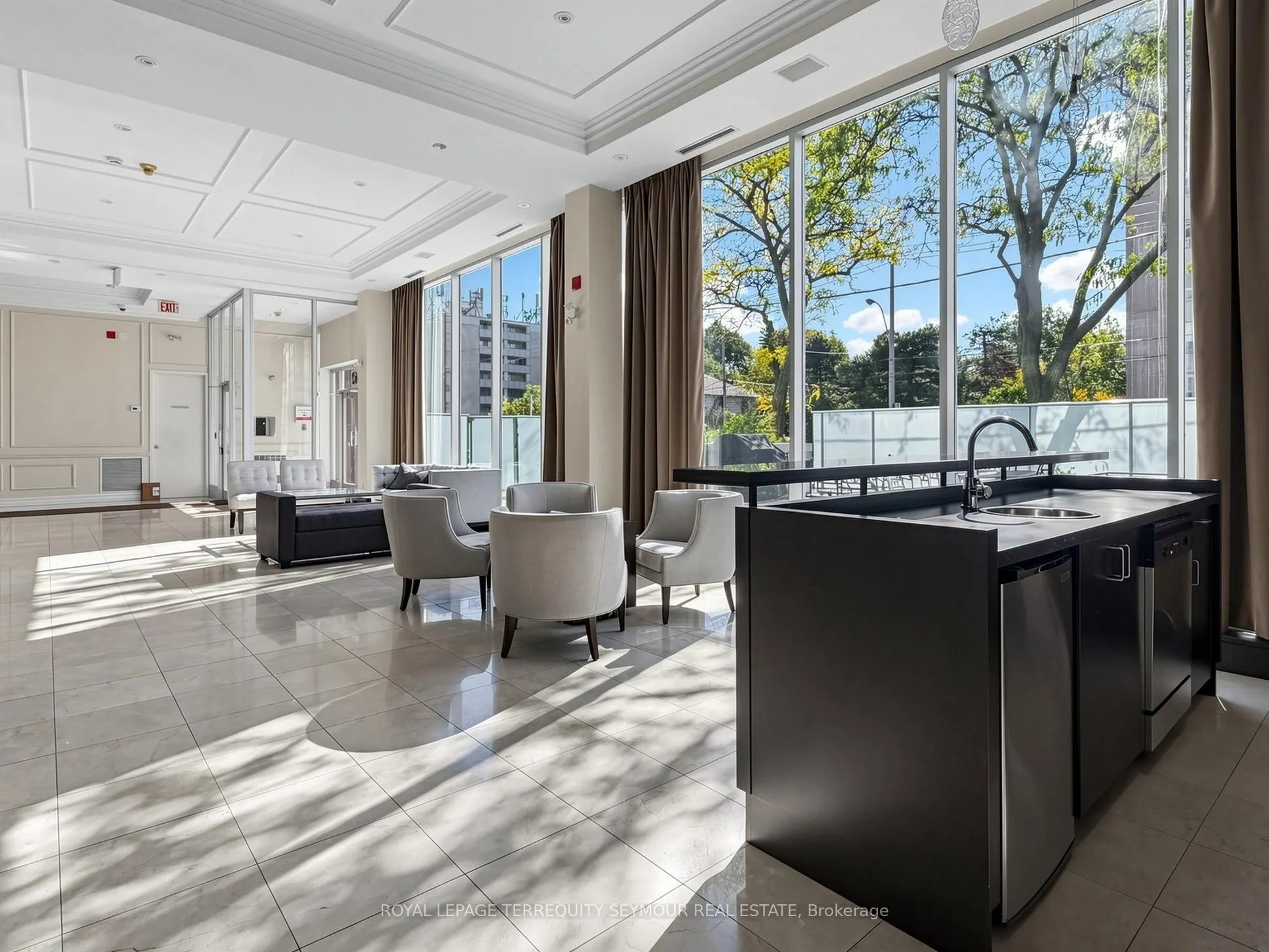 562 Eglinton Avenue E #401