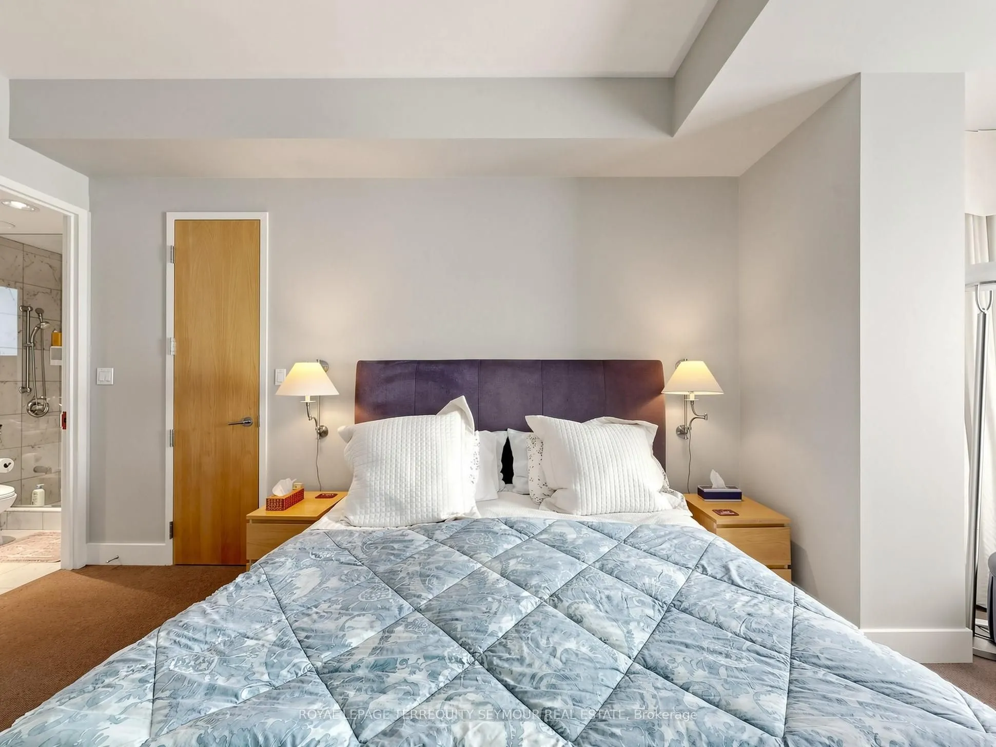 562 Eglinton Avenue E #401