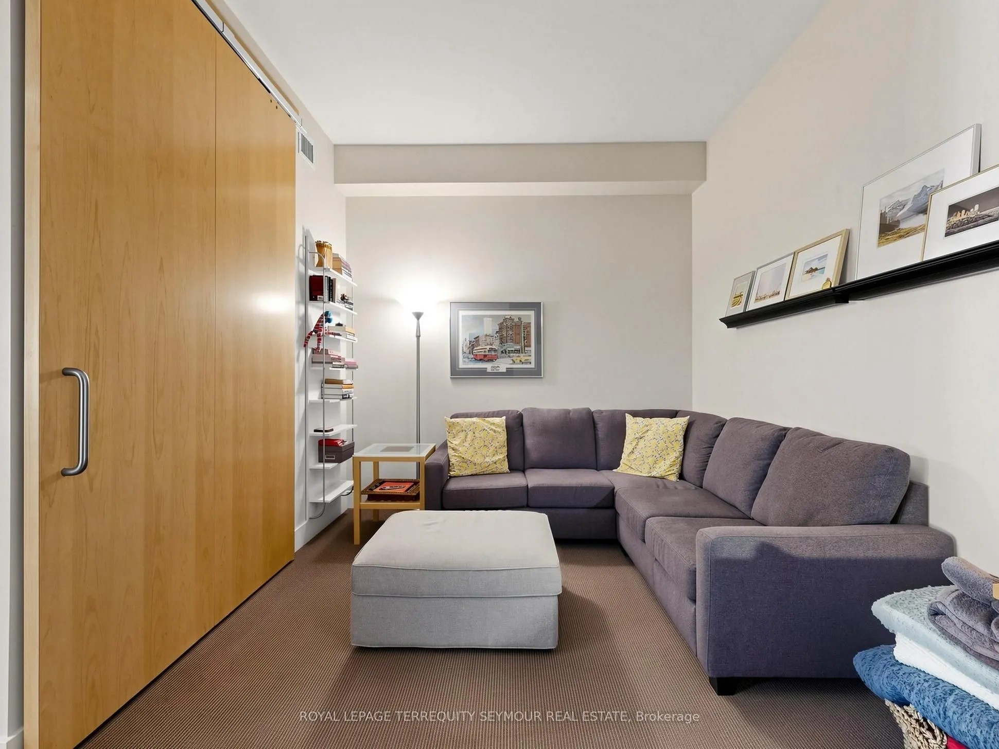 562 Eglinton Avenue E #401