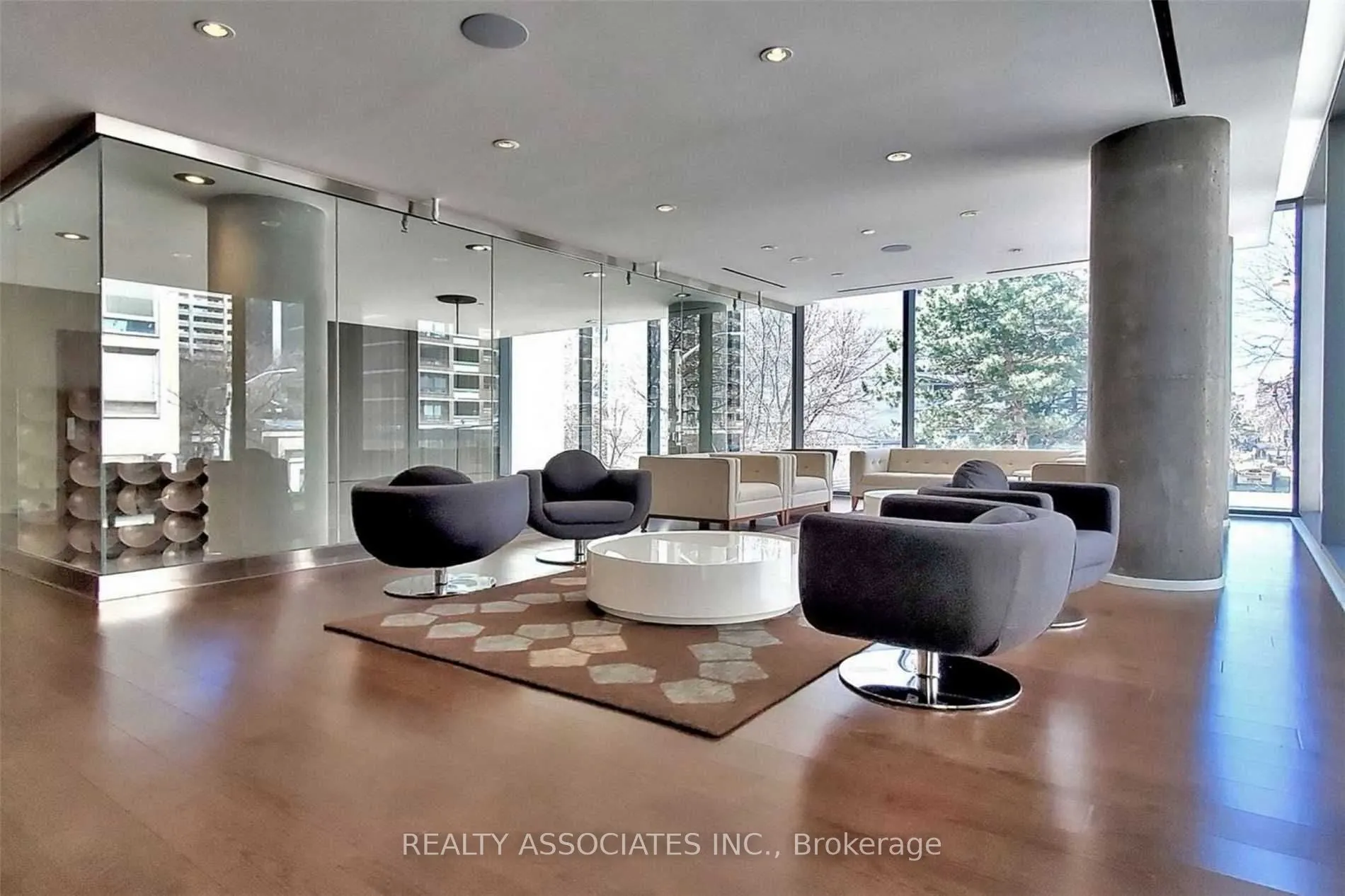 75 St Nicholas Street #1605