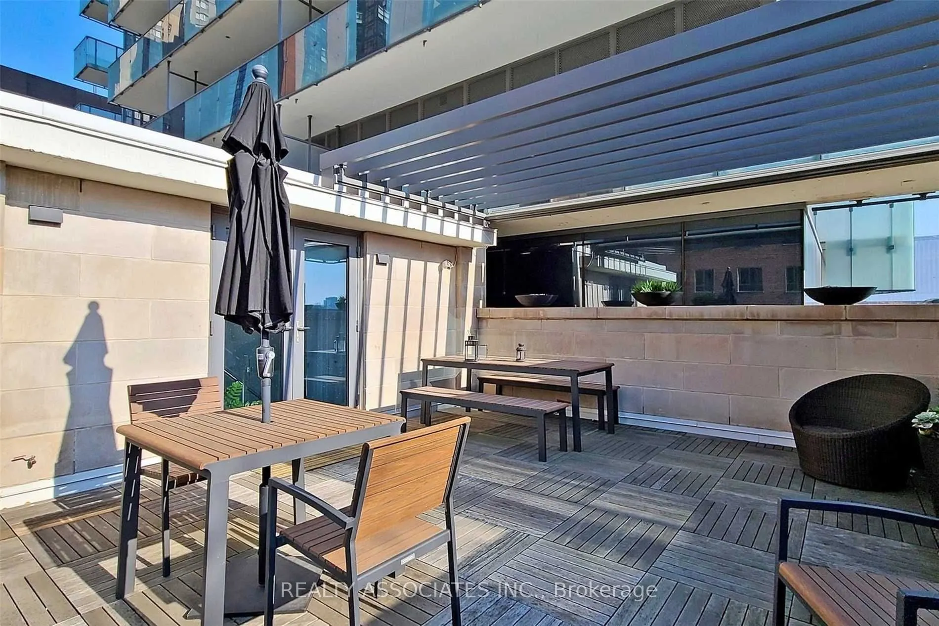 75 St Nicholas Street #1605