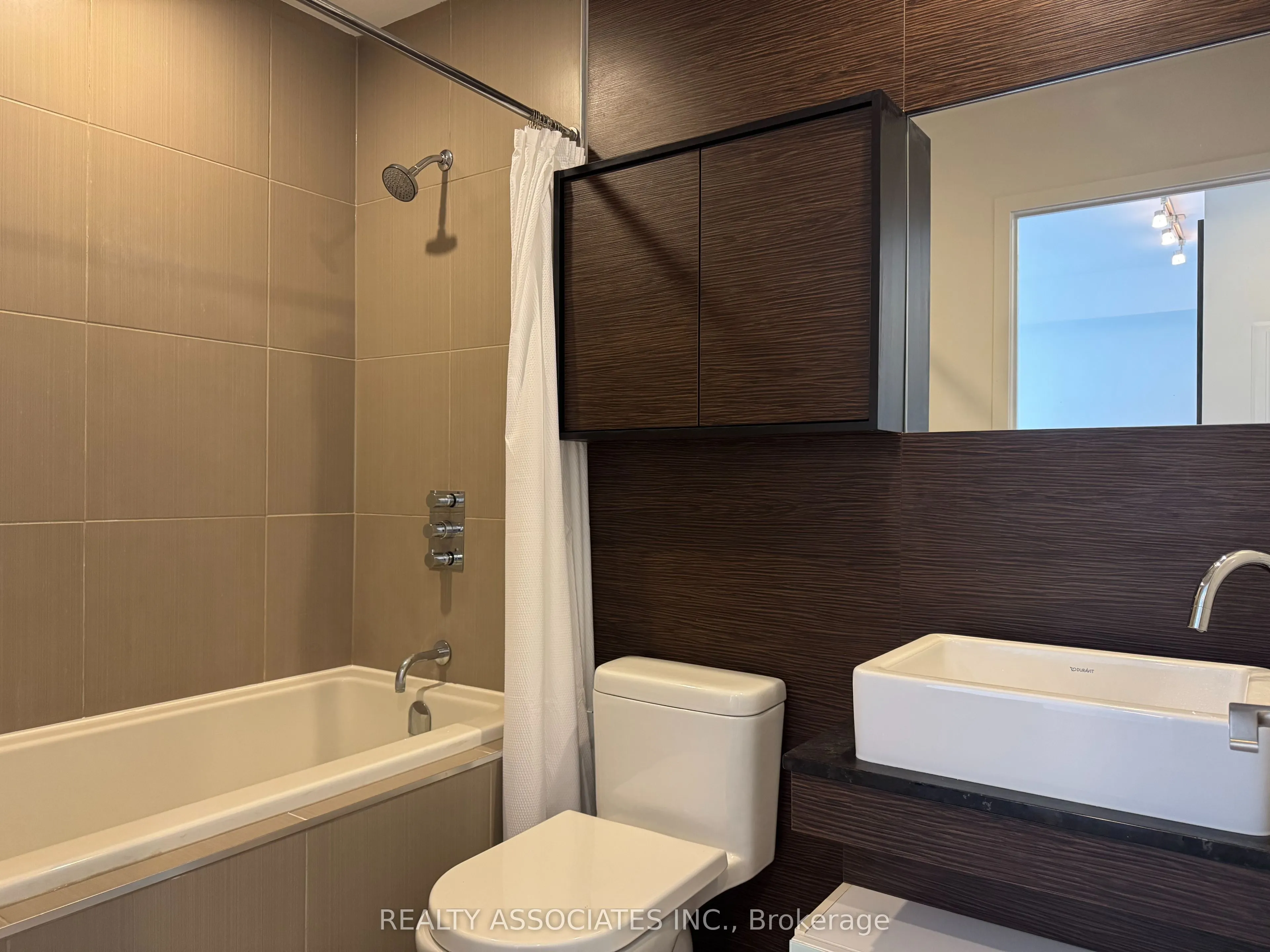 75 St Nicholas Street #1605