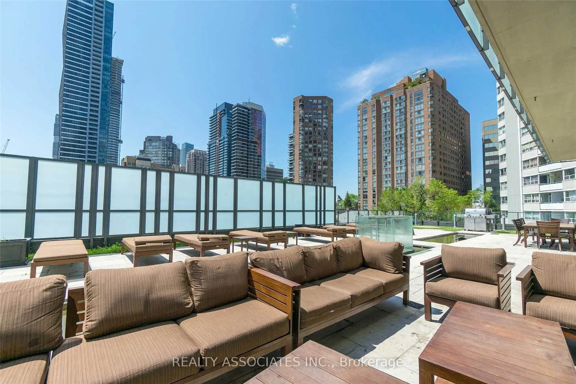 75 St Nicholas Street #1605