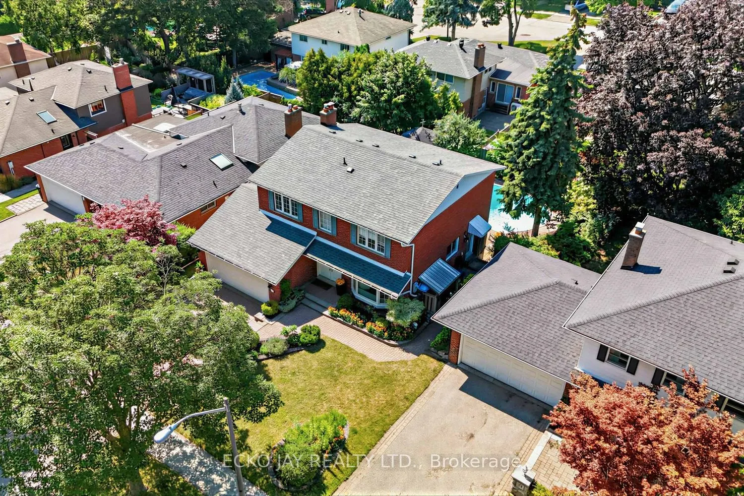 22 Meadowglade Crescent