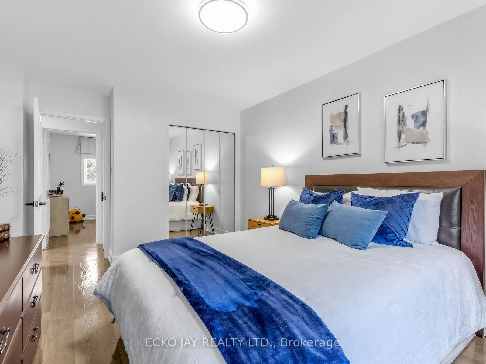 22 Meadowglade Crescent