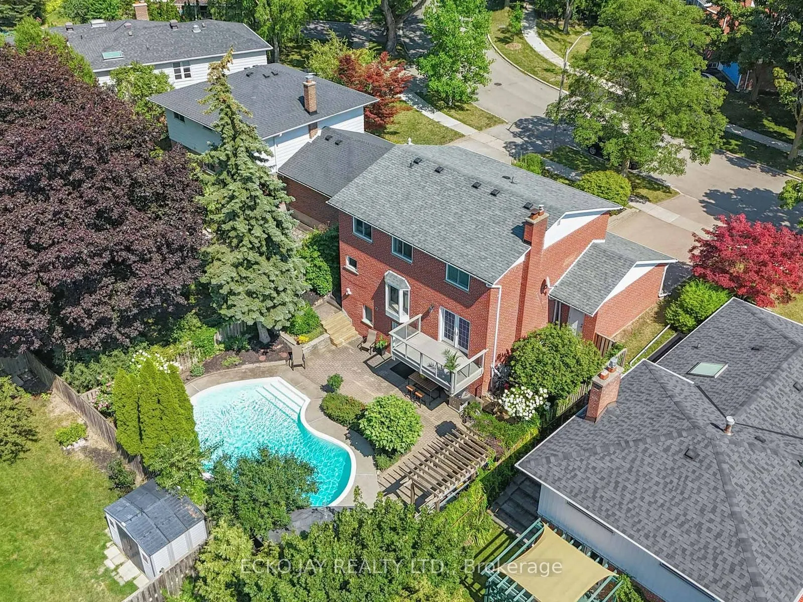 22 Meadowglade Crescent
